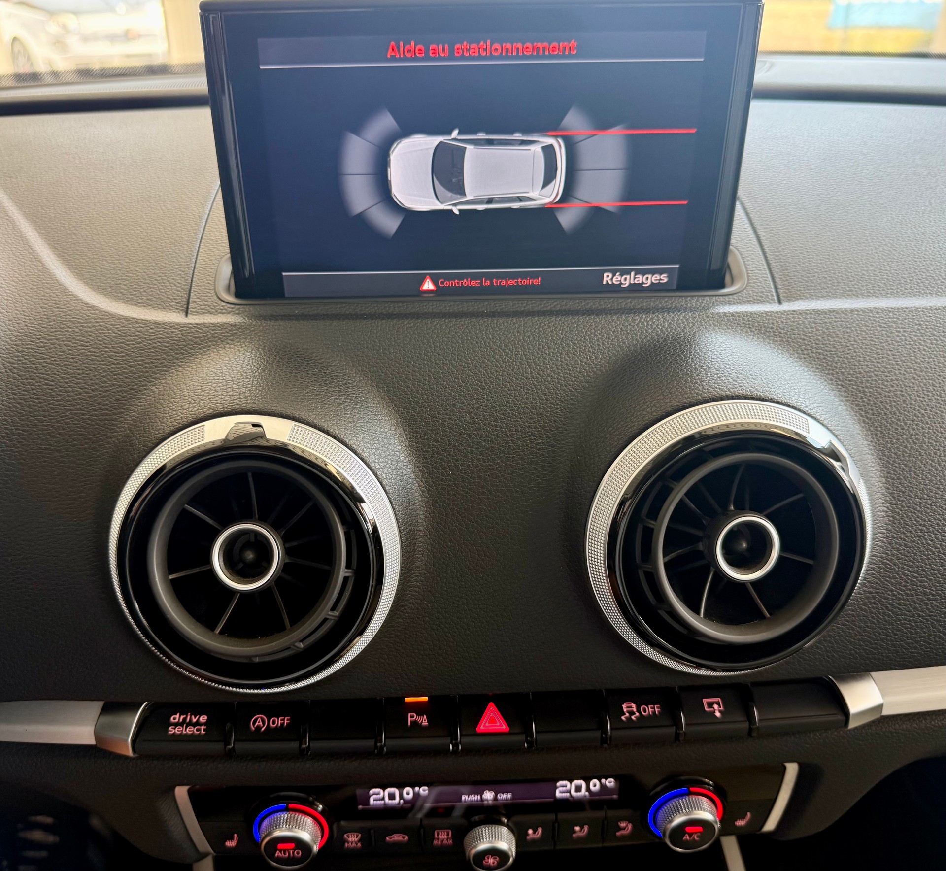 AUDI S3 Sportback 2.0 TFSI quattro S-tronic-image-17