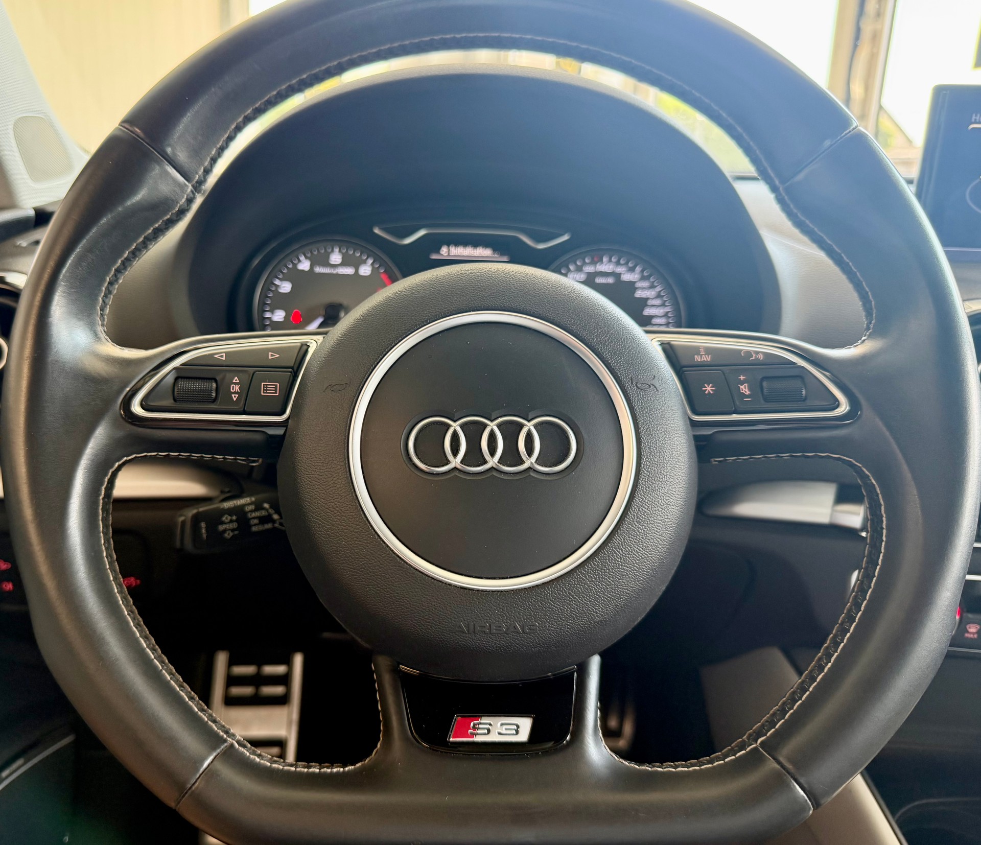 AUDI S3 Sportback 2.0 TFSI quattro S-tronic-image-14