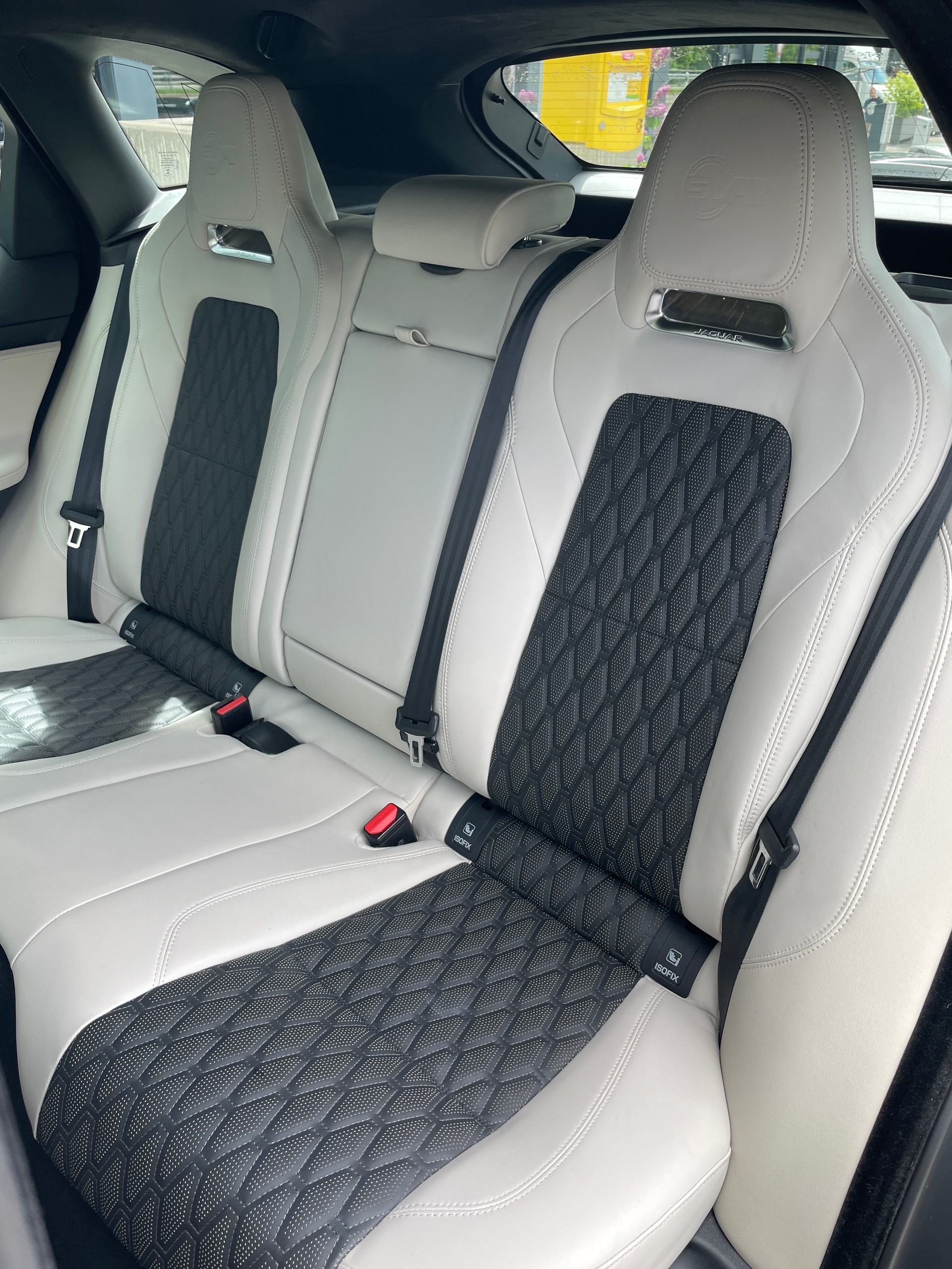 JAGUAR F-Pace 5.0 V8 SVR AWD Automatik-image-14