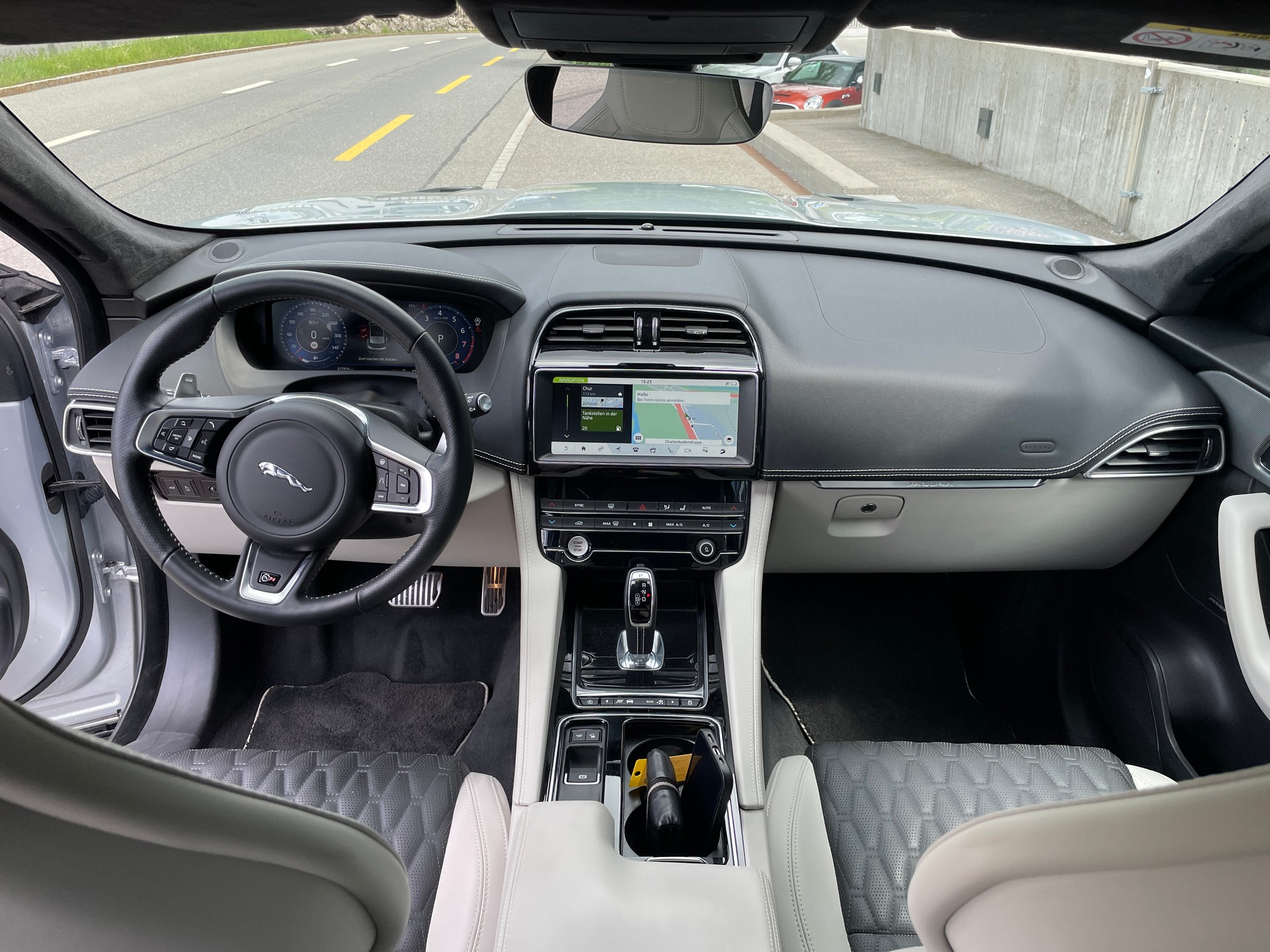 JAGUAR F-Pace 5.0 V8 SVR AWD Automatik-image-20