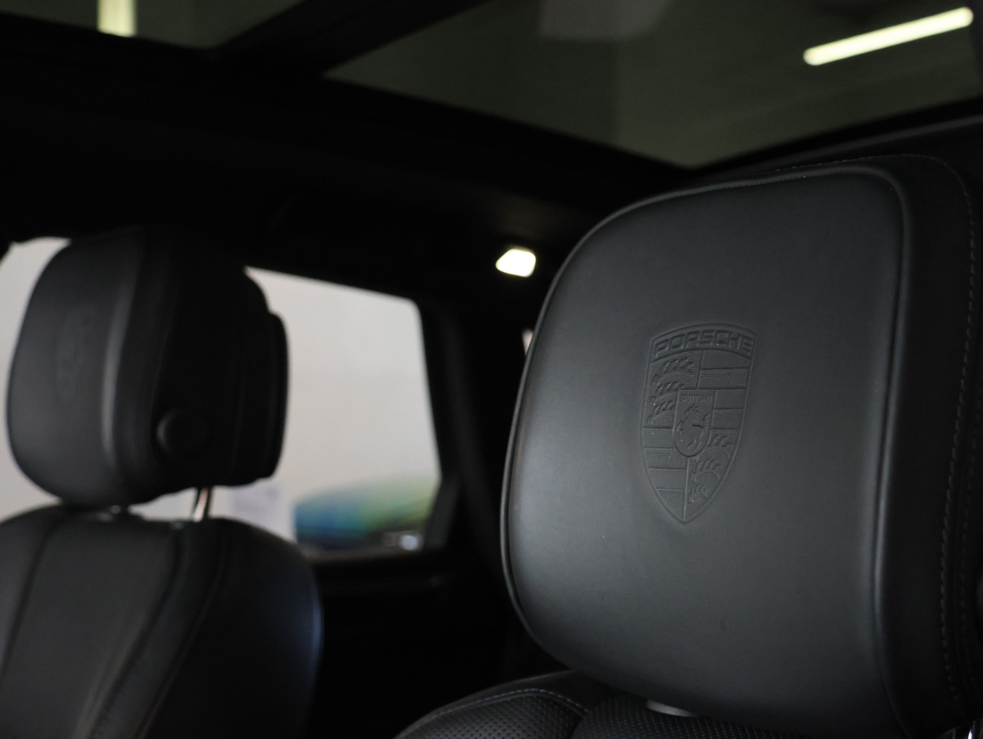 PORSCHE Macan S PDK *Panoramadach* *Bose* *Sitzheizung*-image-18