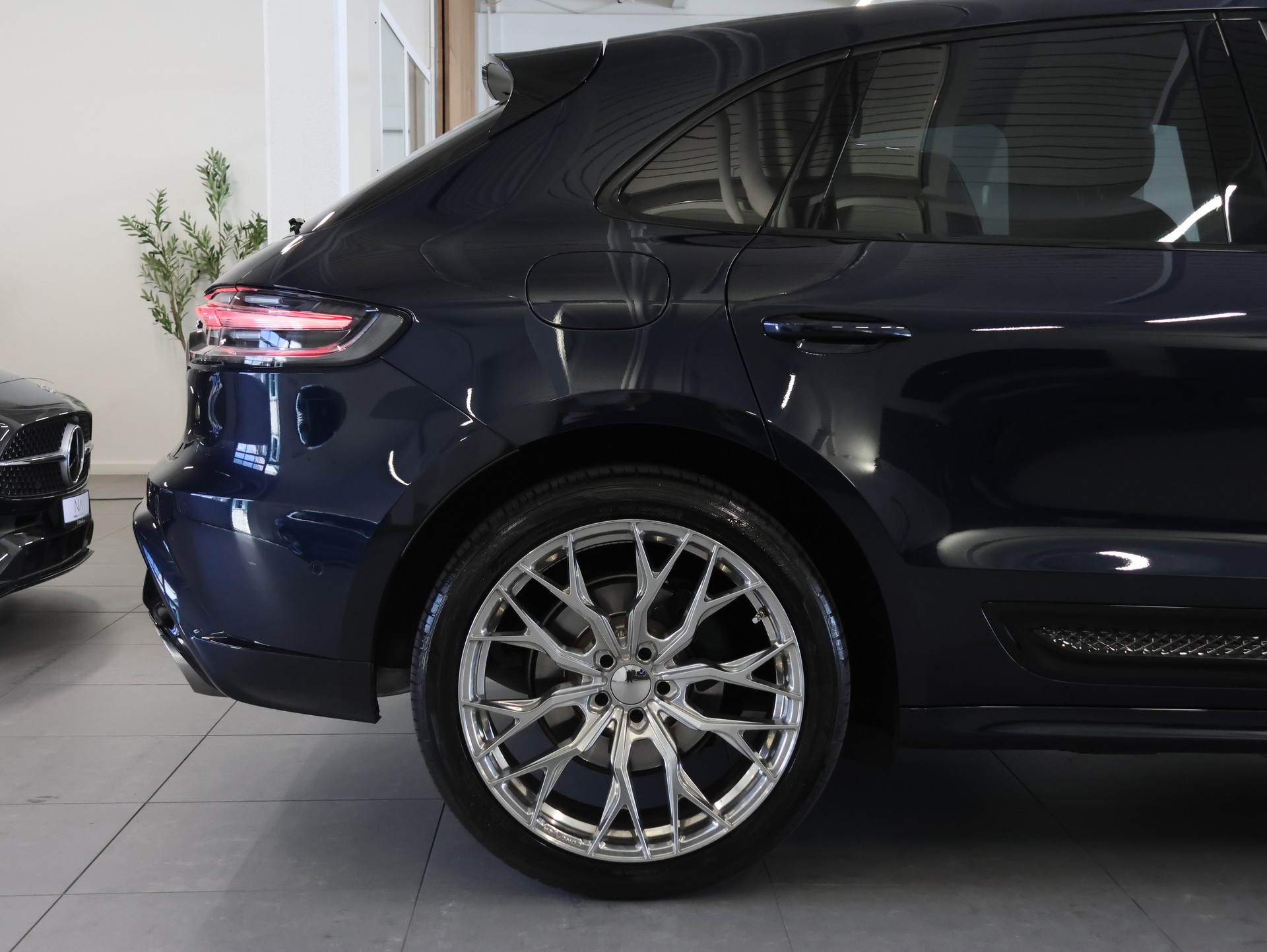 PORSCHE Macan S PDK *Panoramadach* *Bose* *Sitzheizung*-image-6