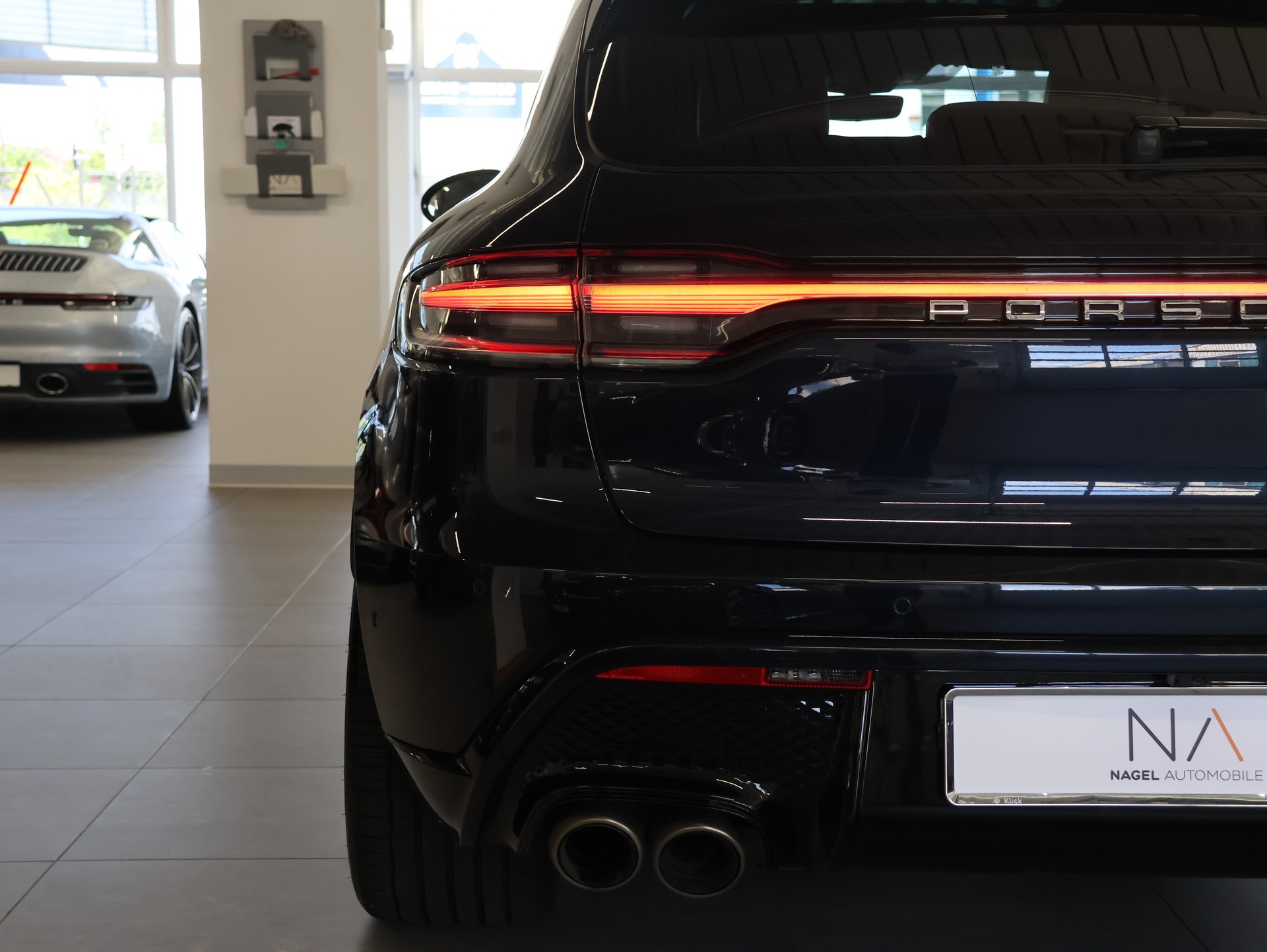 PORSCHE Macan S PDK *Panoramadach* *Bose* *Sitzheizung*-image-13