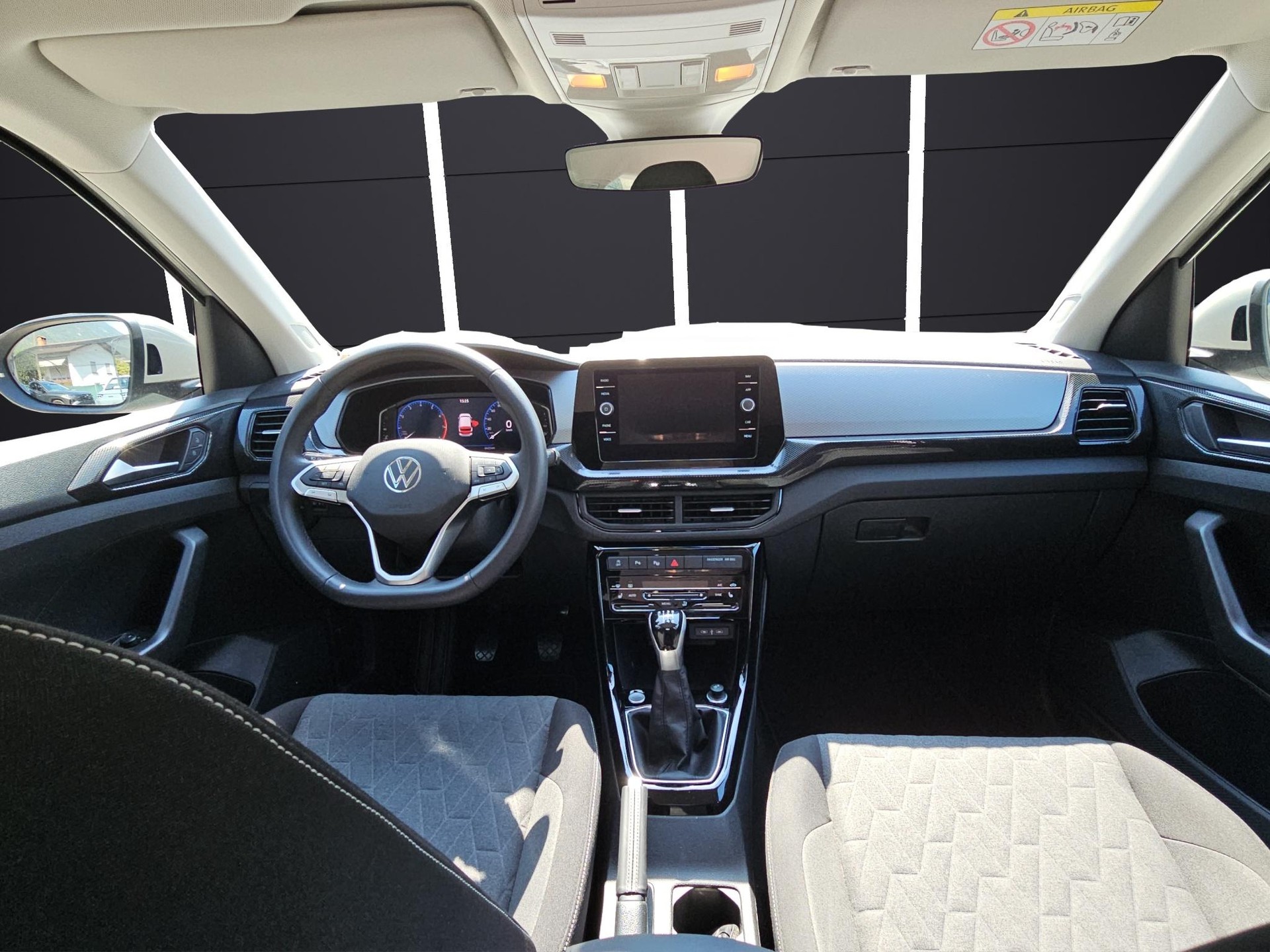 VW T-Cross 1.0 TSI 115 Life-image-11