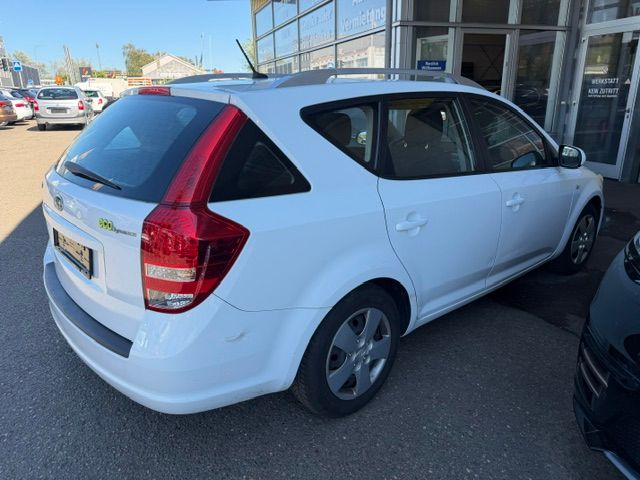 KIA Cee'd Sporty Wagon 1.4 16V Basic-image-1