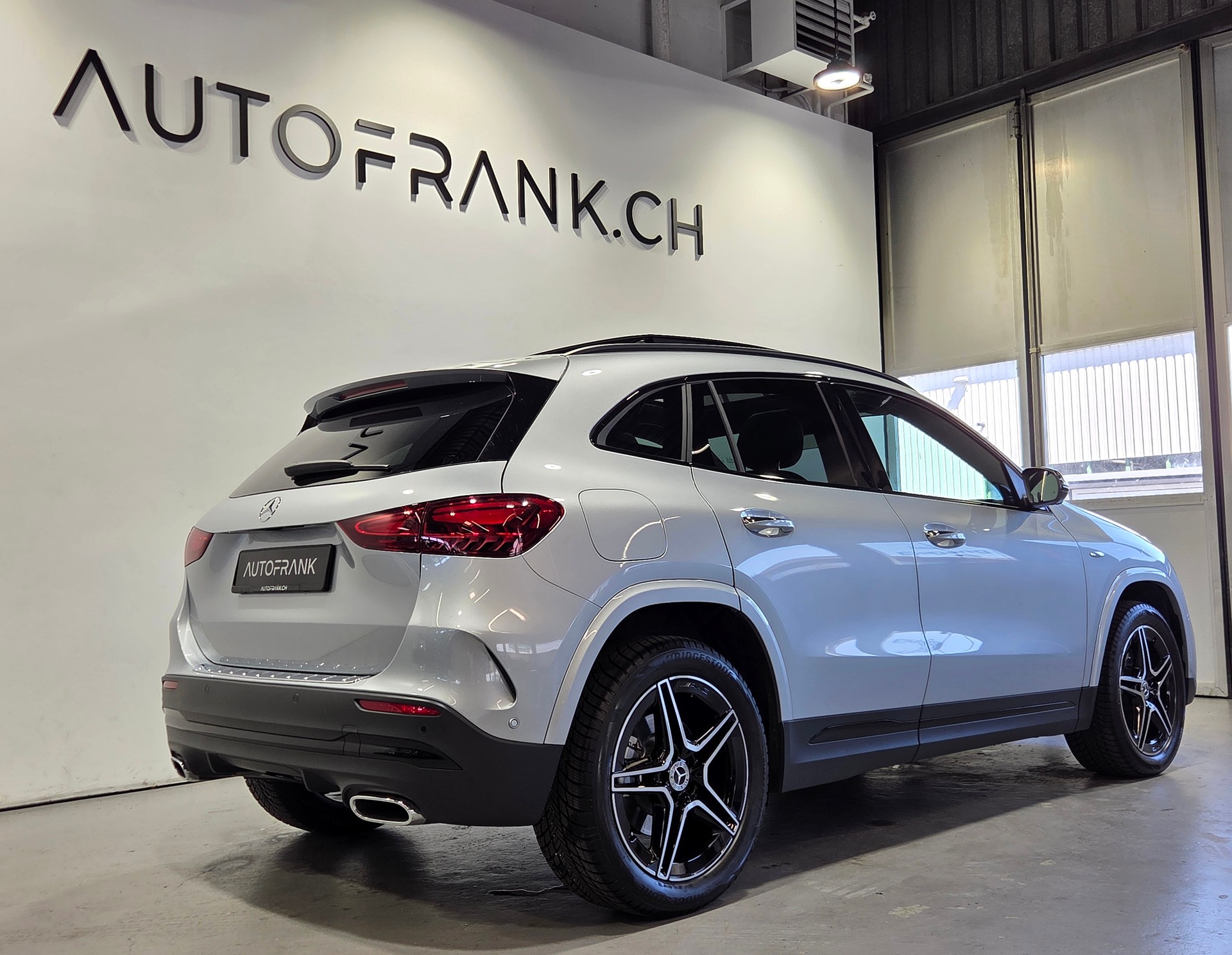 MERCEDES-BENZ GLA 250 e EQ Star AMG Line-image-2