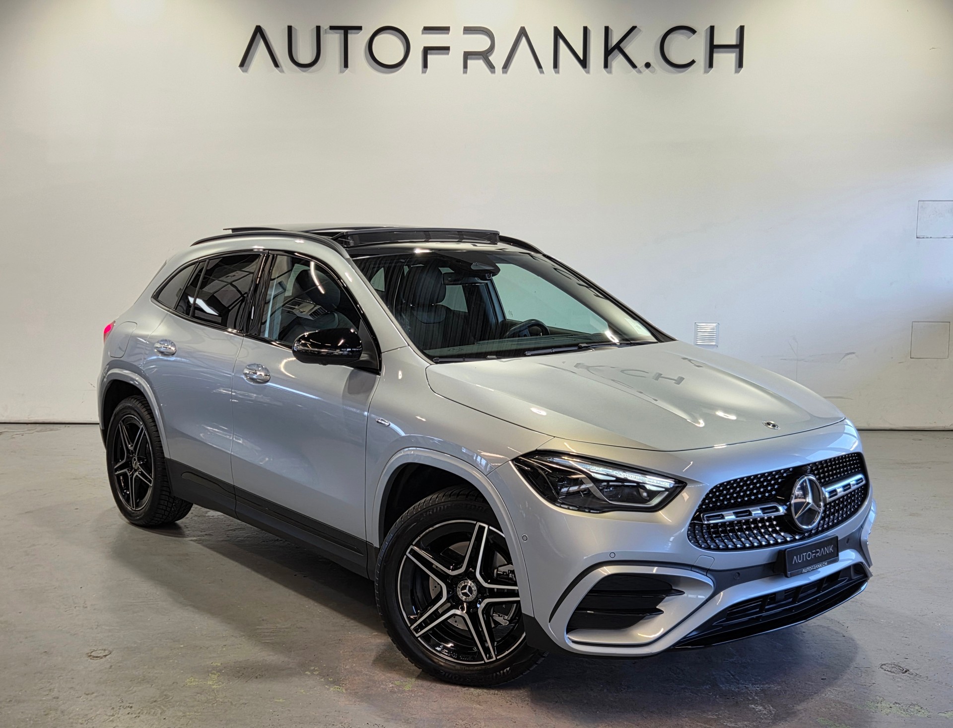 MERCEDES-BENZ GLA 250 e EQ Star AMG Line-image-20