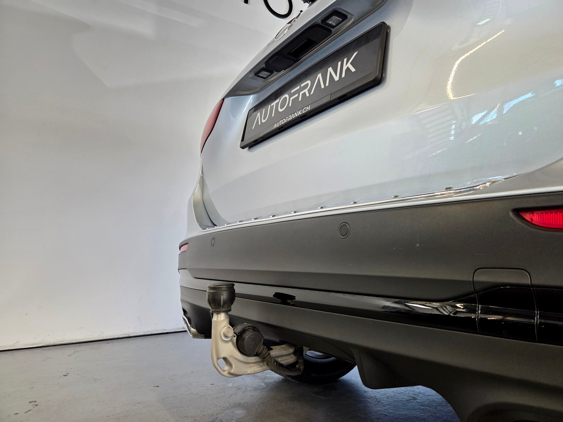 MERCEDES-BENZ GLA 250 e EQ Star AMG Line-image-10