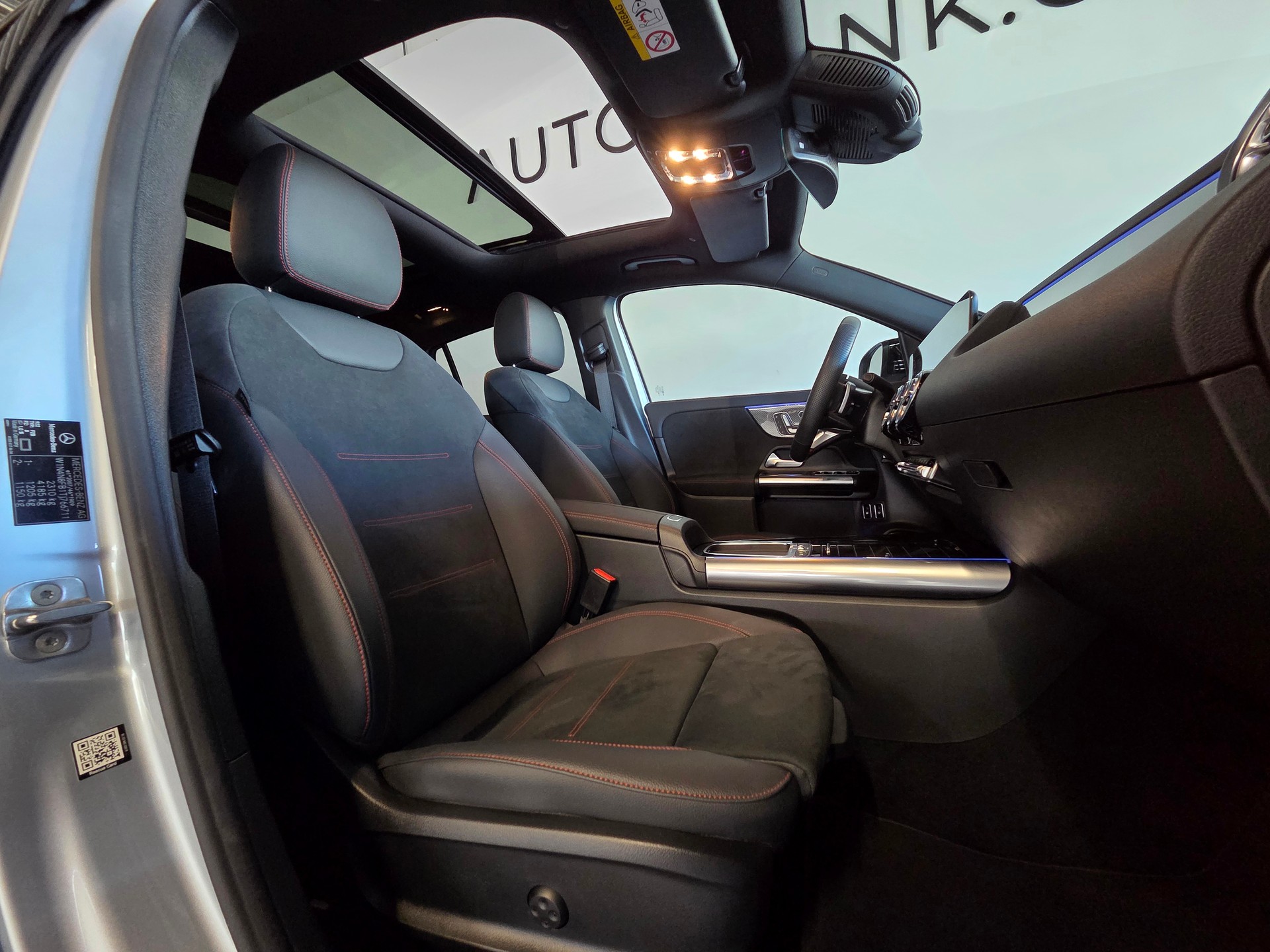 MERCEDES-BENZ GLA 250 e EQ Star AMG Line-image-4