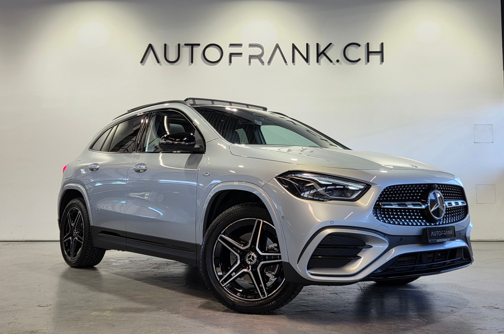 MERCEDES-BENZ GLA 250 e EQ Star AMG Line-image-15