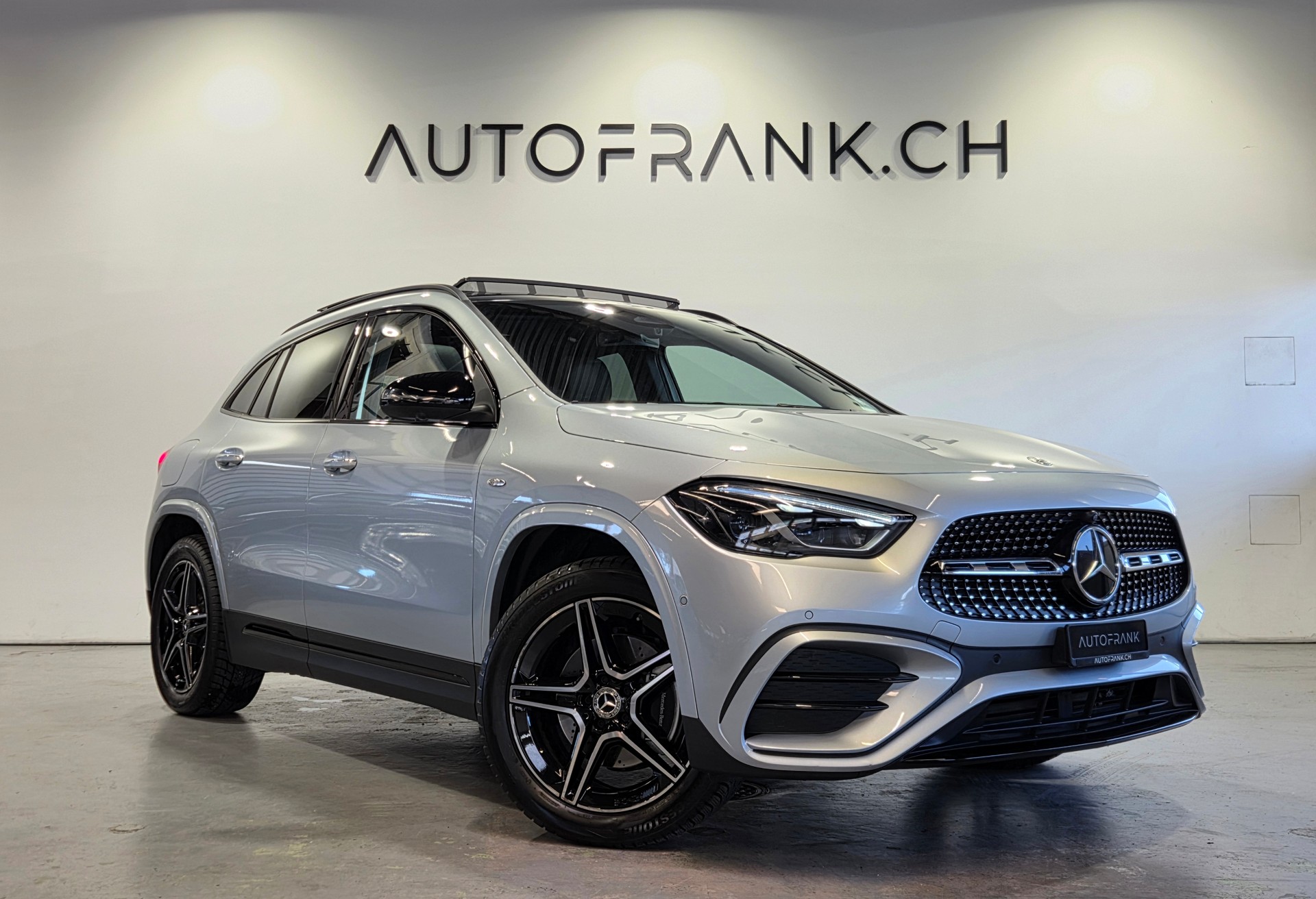 MERCEDES-BENZ GLA 250 e EQ Star AMG Line-image-0