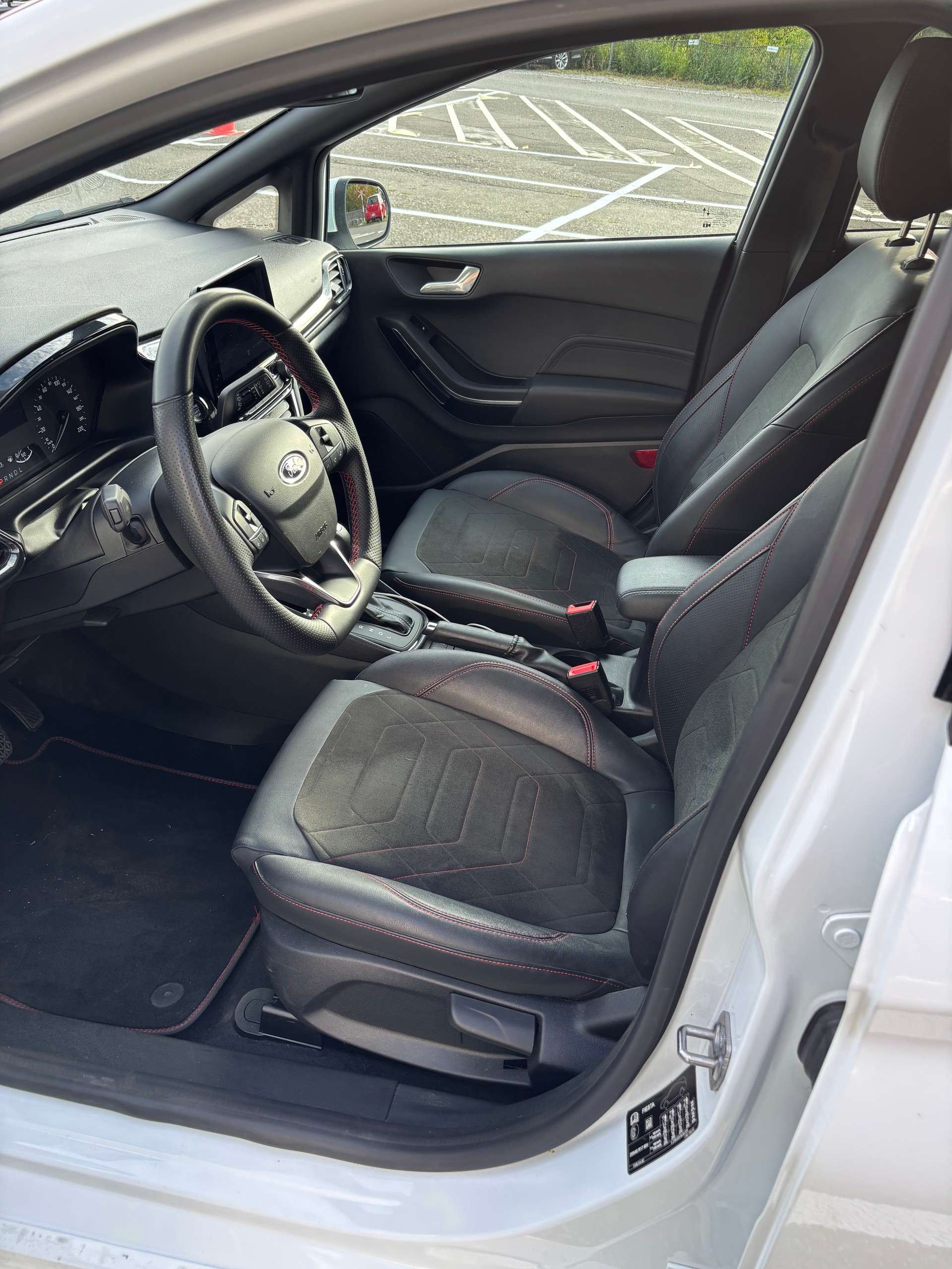 FORD 1.0 EcoB Hybrid ST-Line-image-2