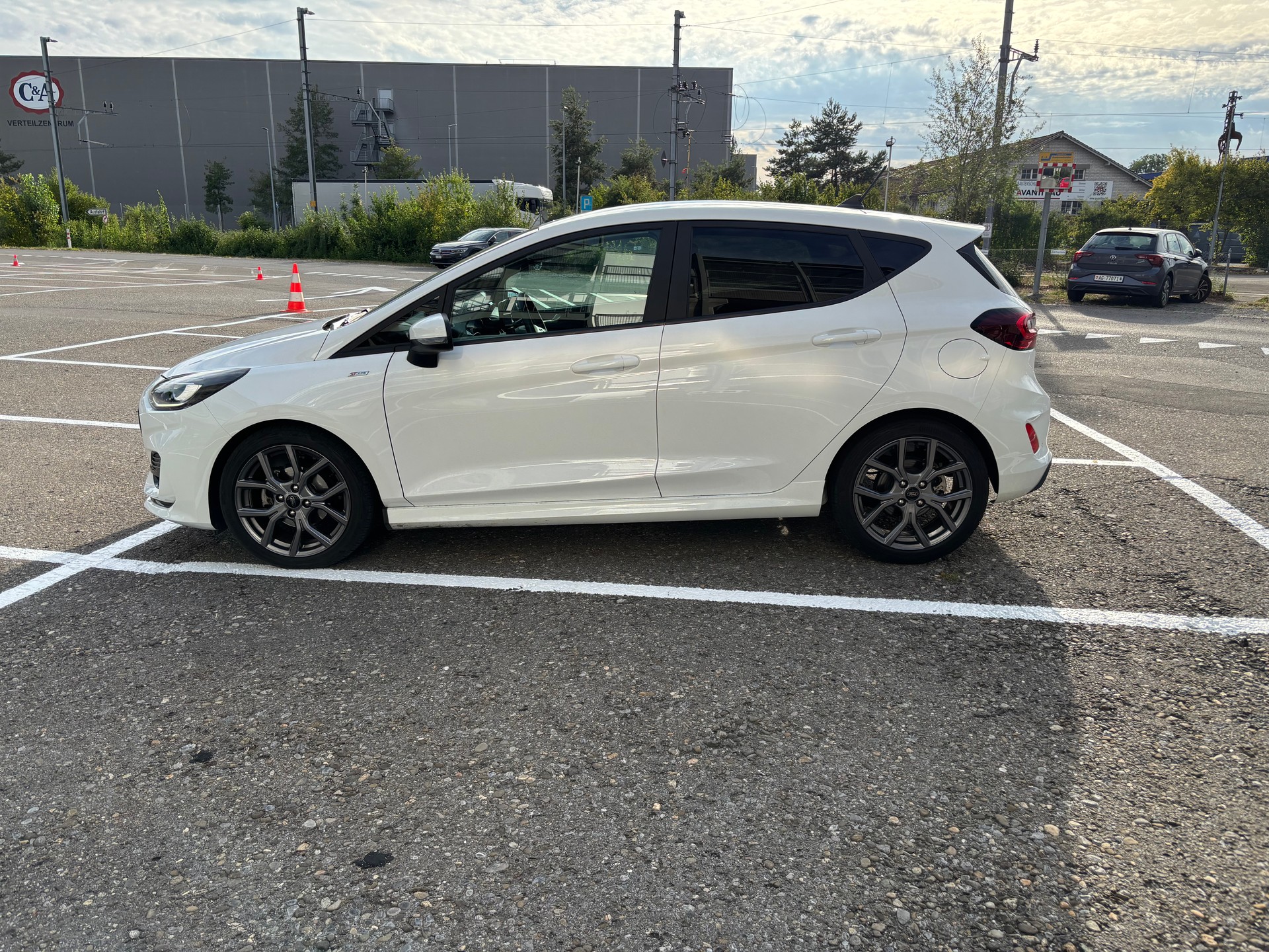 FORD 1.0 EcoB Hybrid ST-Line-image-1