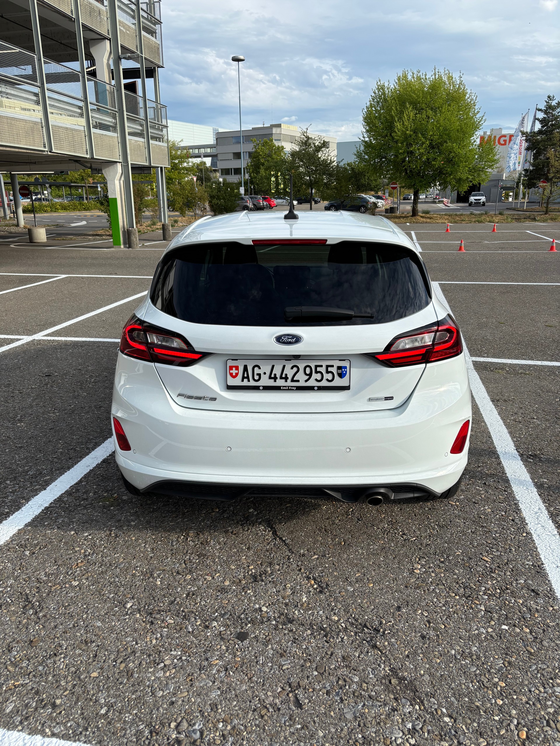 FORD 1.0 EcoB Hybrid ST-Line-image-5