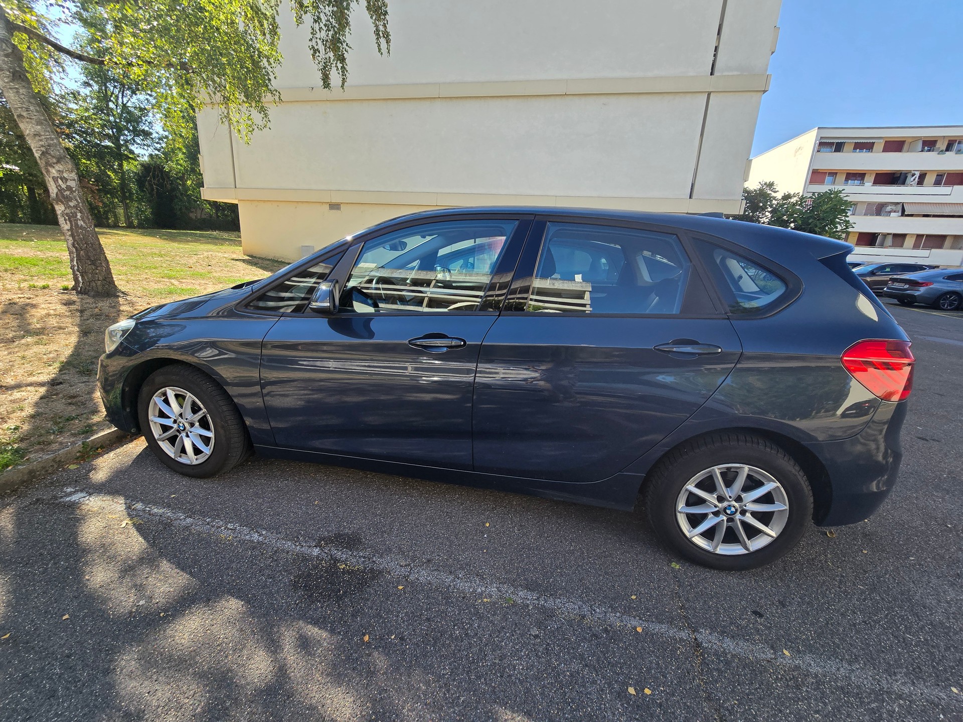 BMW 218i Active Tourer Luxury Line Steptronic-image-6