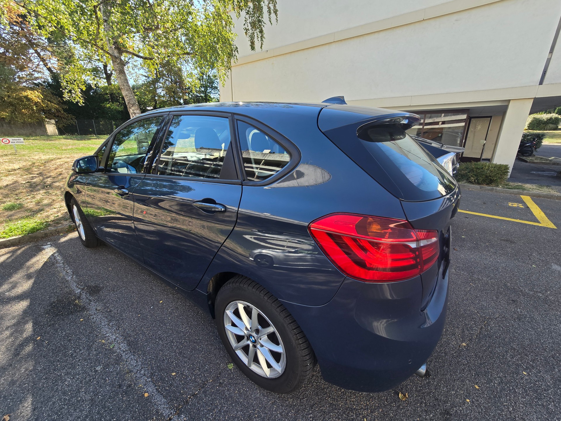 BMW 218i Active Tourer Luxury Line Steptronic-image-8
