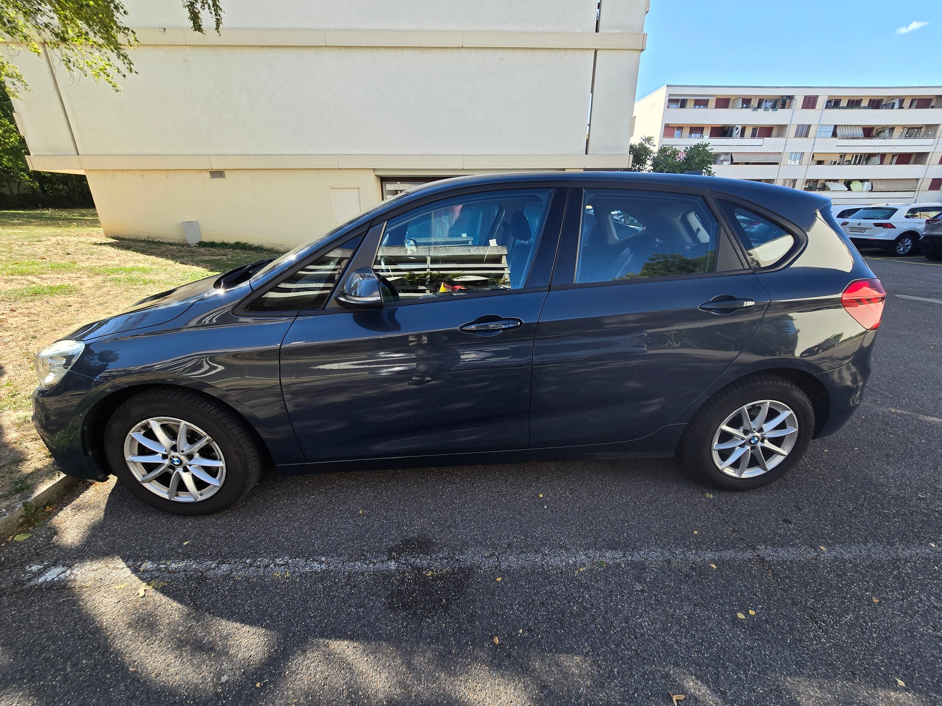 BMW 218i Active Tourer Luxury Line Steptronic-image-3