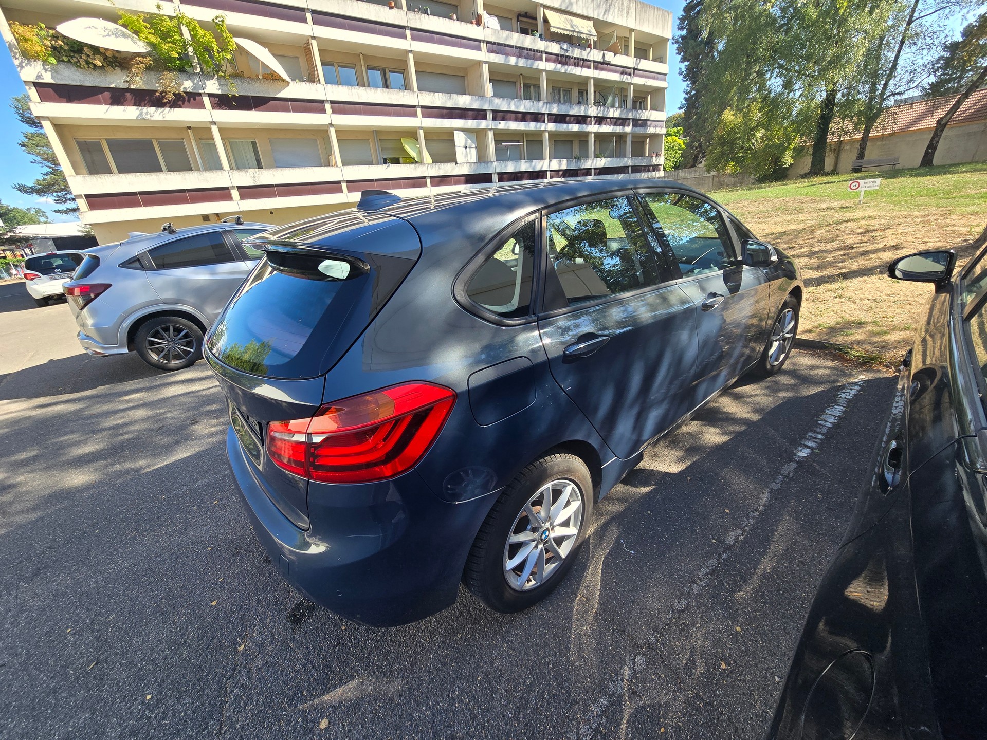 BMW 218i Active Tourer Luxury Line Steptronic-image-9
