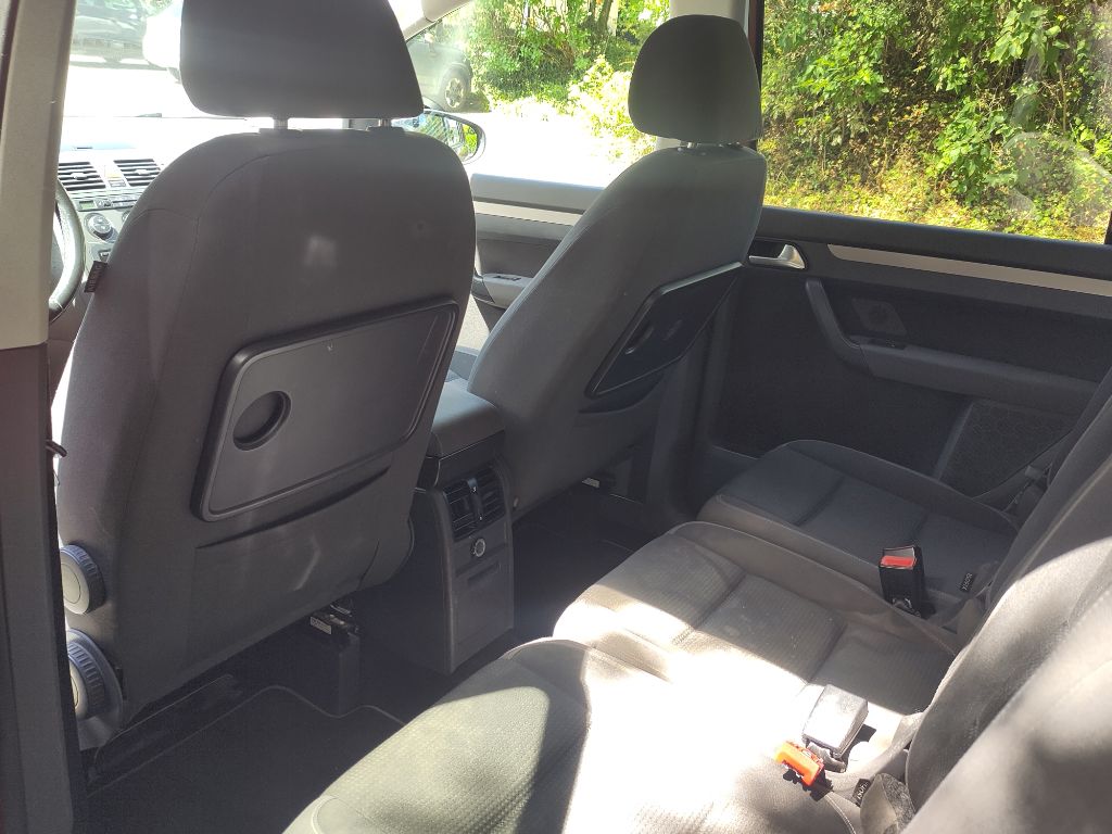 VW Touran 1.4 TSI Trendline Freestyle-image-4