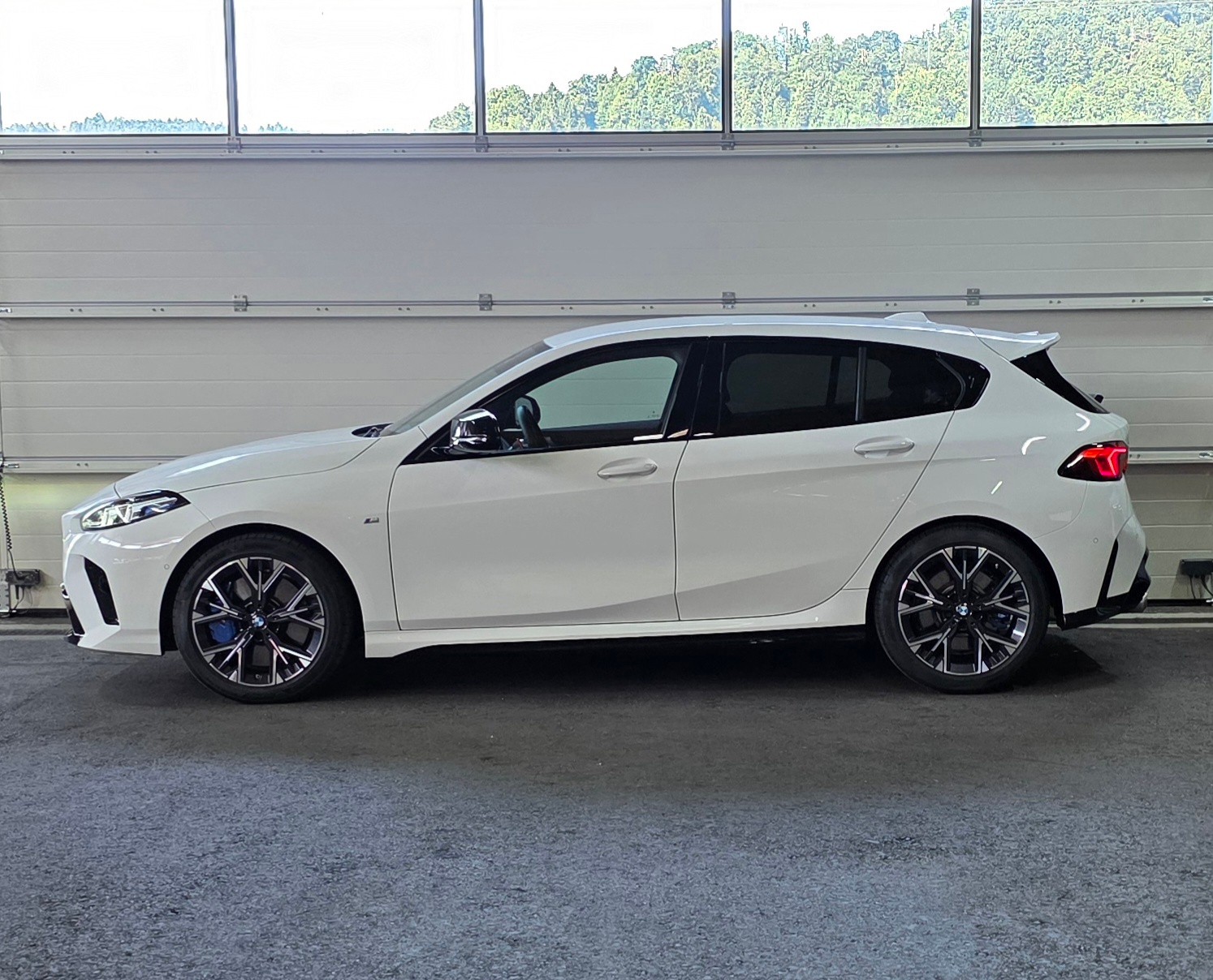 BMW M135 xDrive-image-1