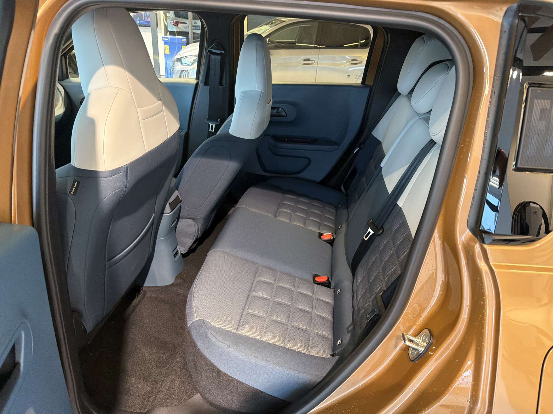 FIAT Grande Panda Elektro La Prima Automat-image-6