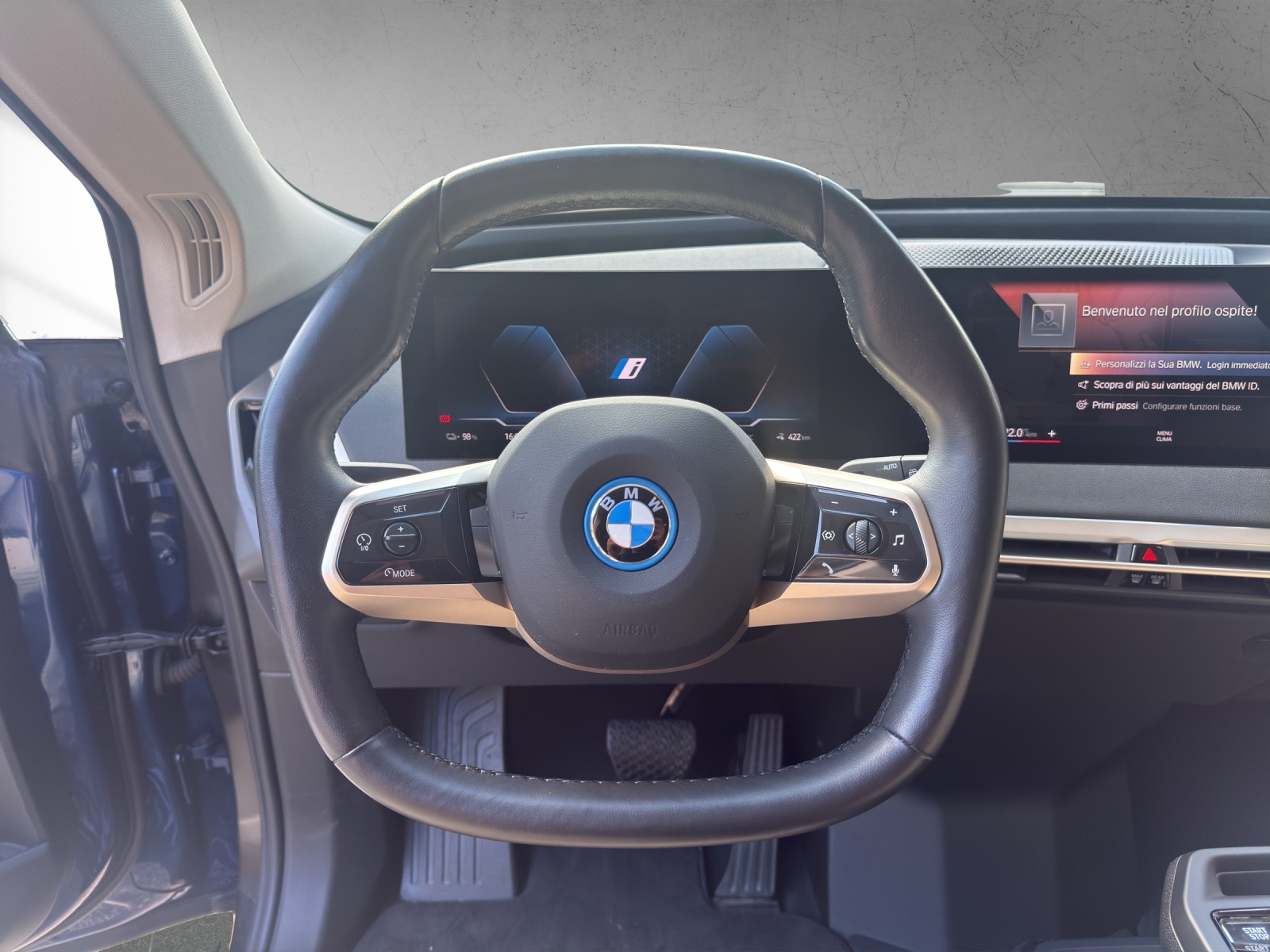 BMW iX xDrive40 M Sport-image-12