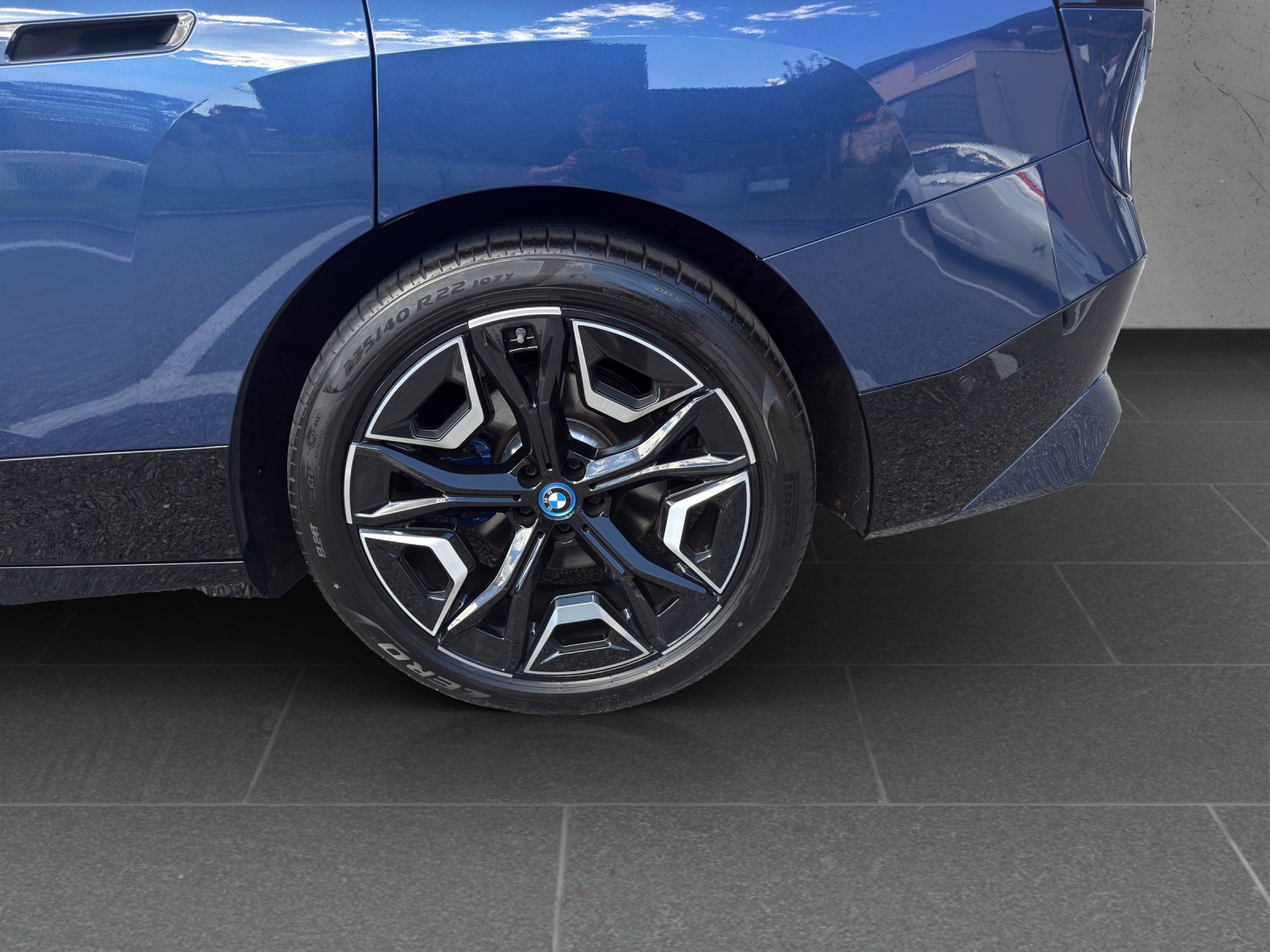 BMW iX xDrive40 M Sport-image-11