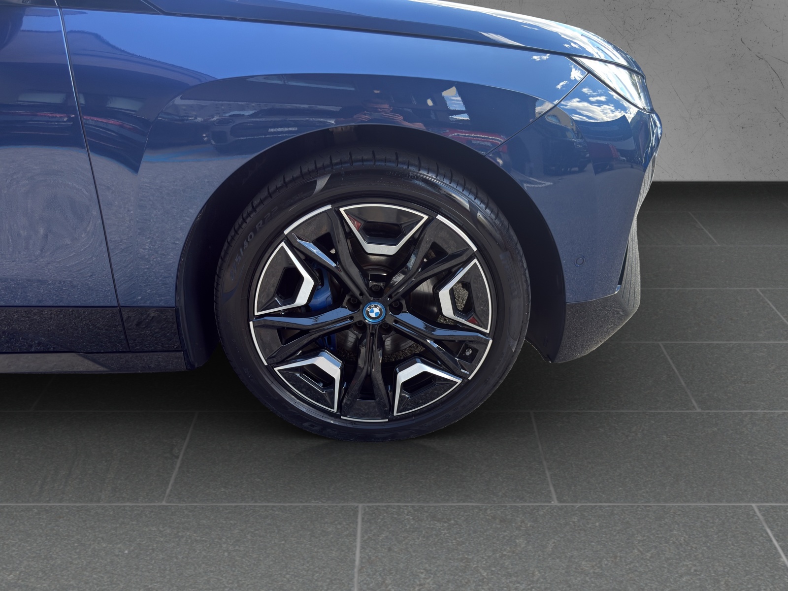 BMW iX xDrive40 M Sport-image-9