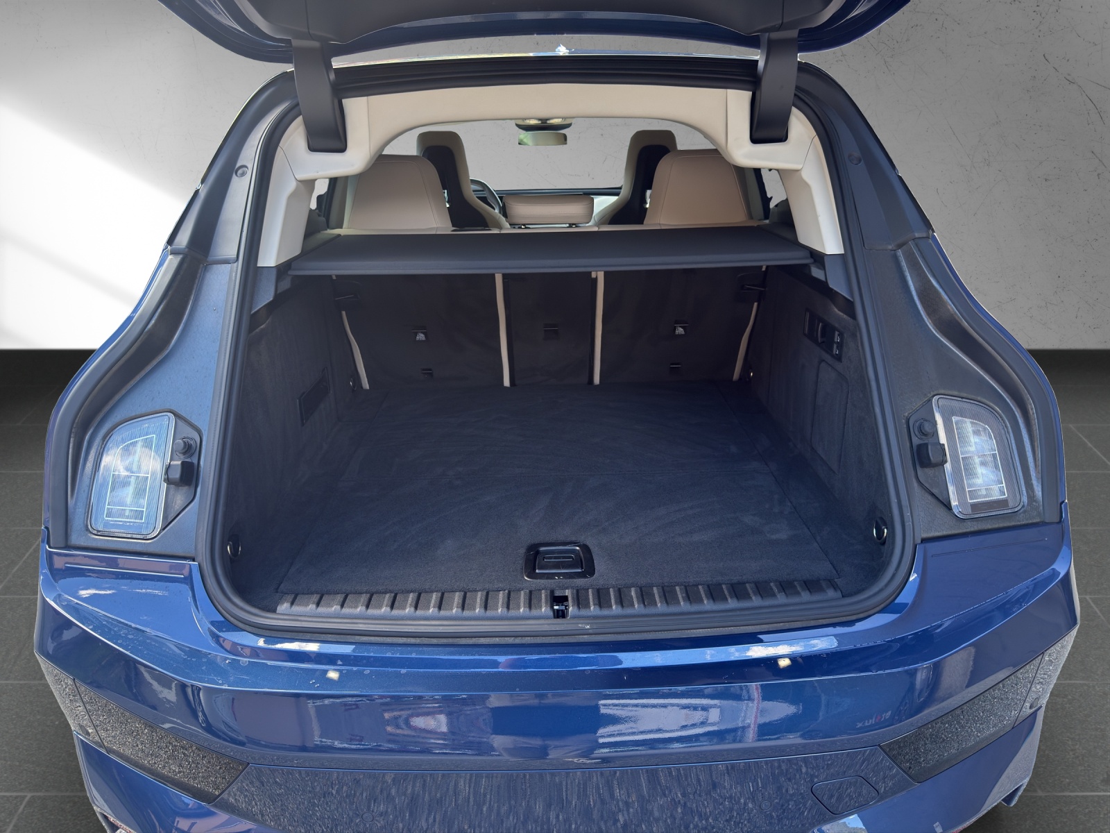 BMW iX xDrive40 M Sport-image-17