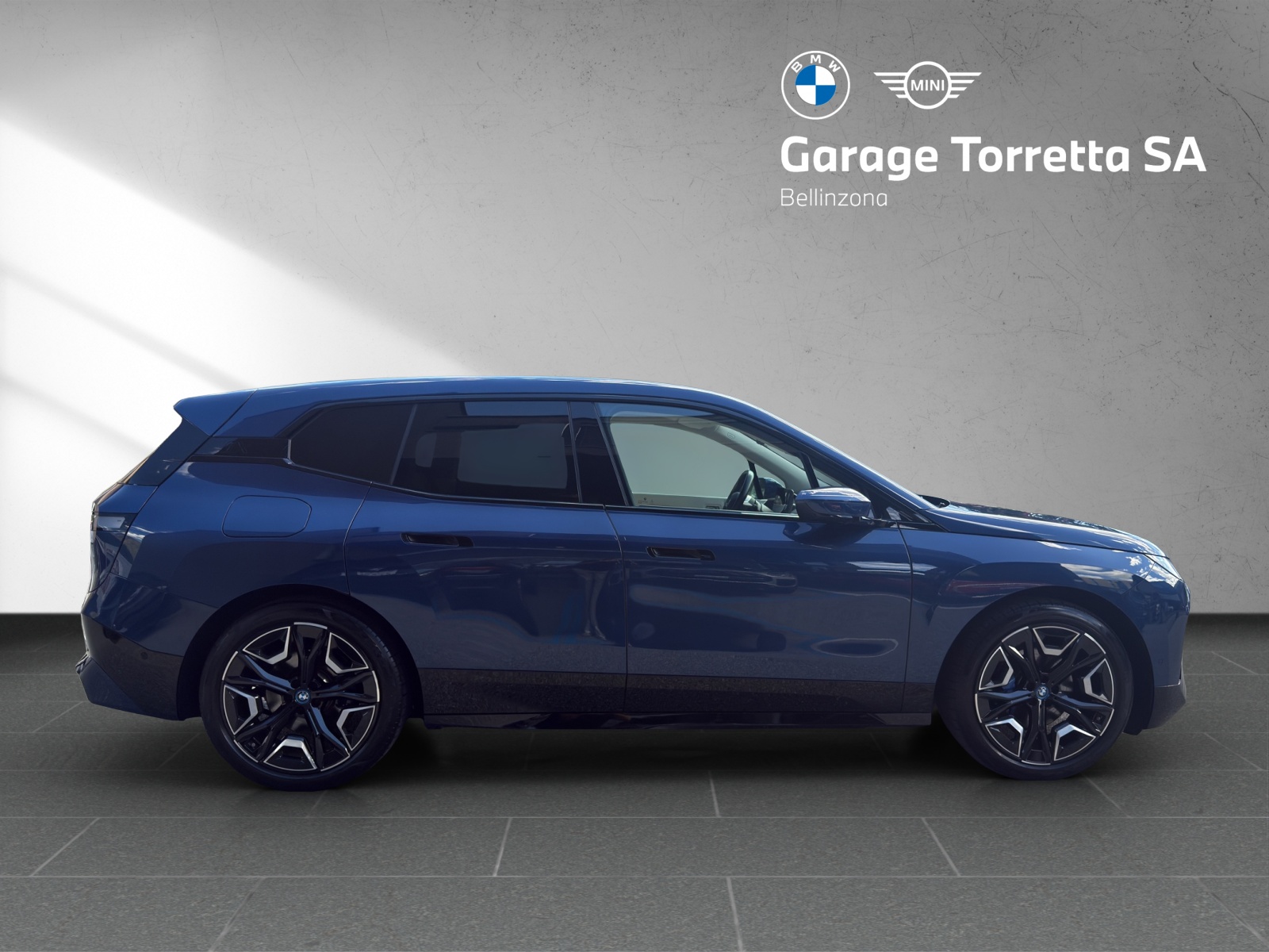 BMW iX xDrive40 M Sport-image-5