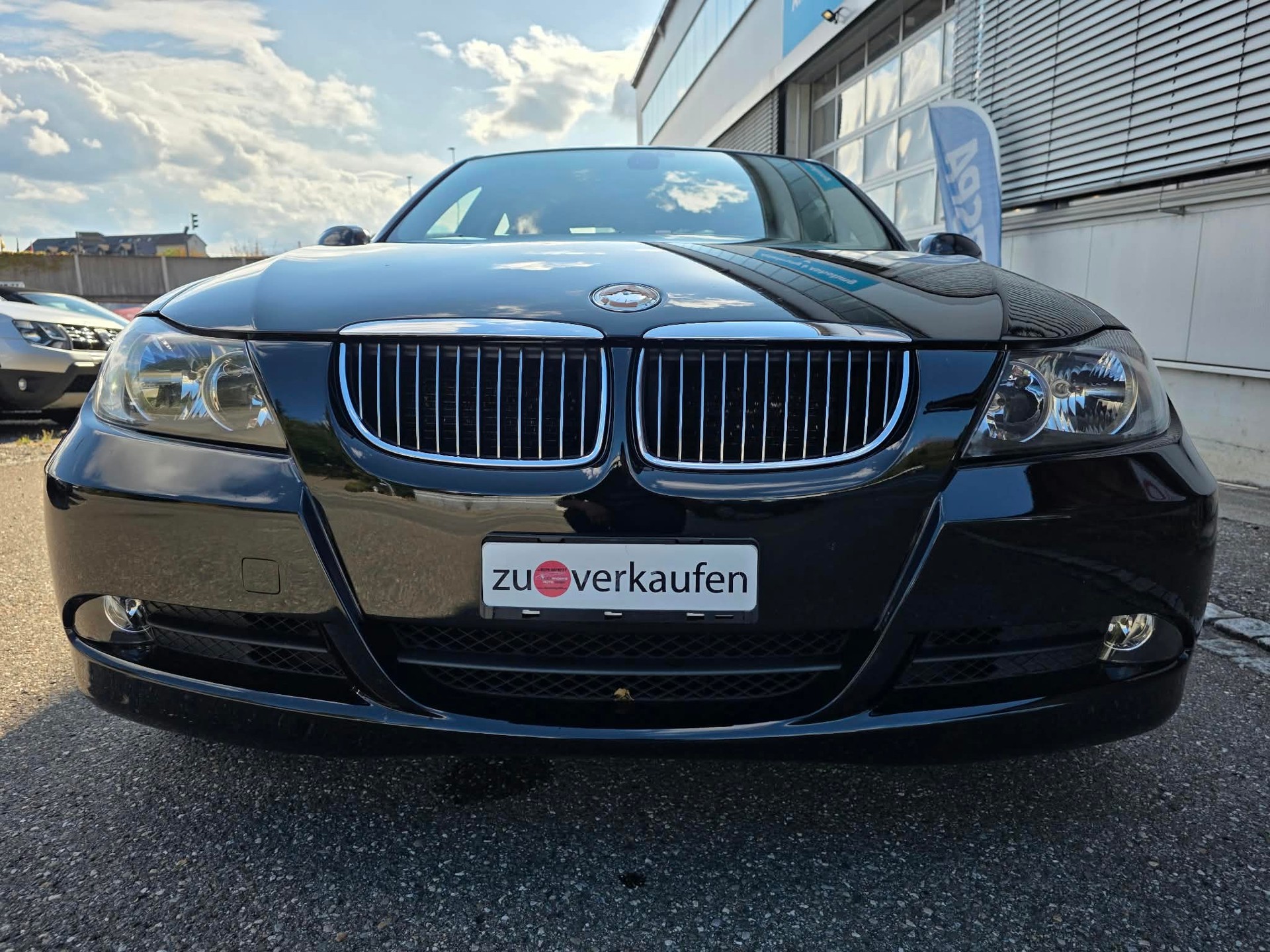 BMW 325xi-image-1
