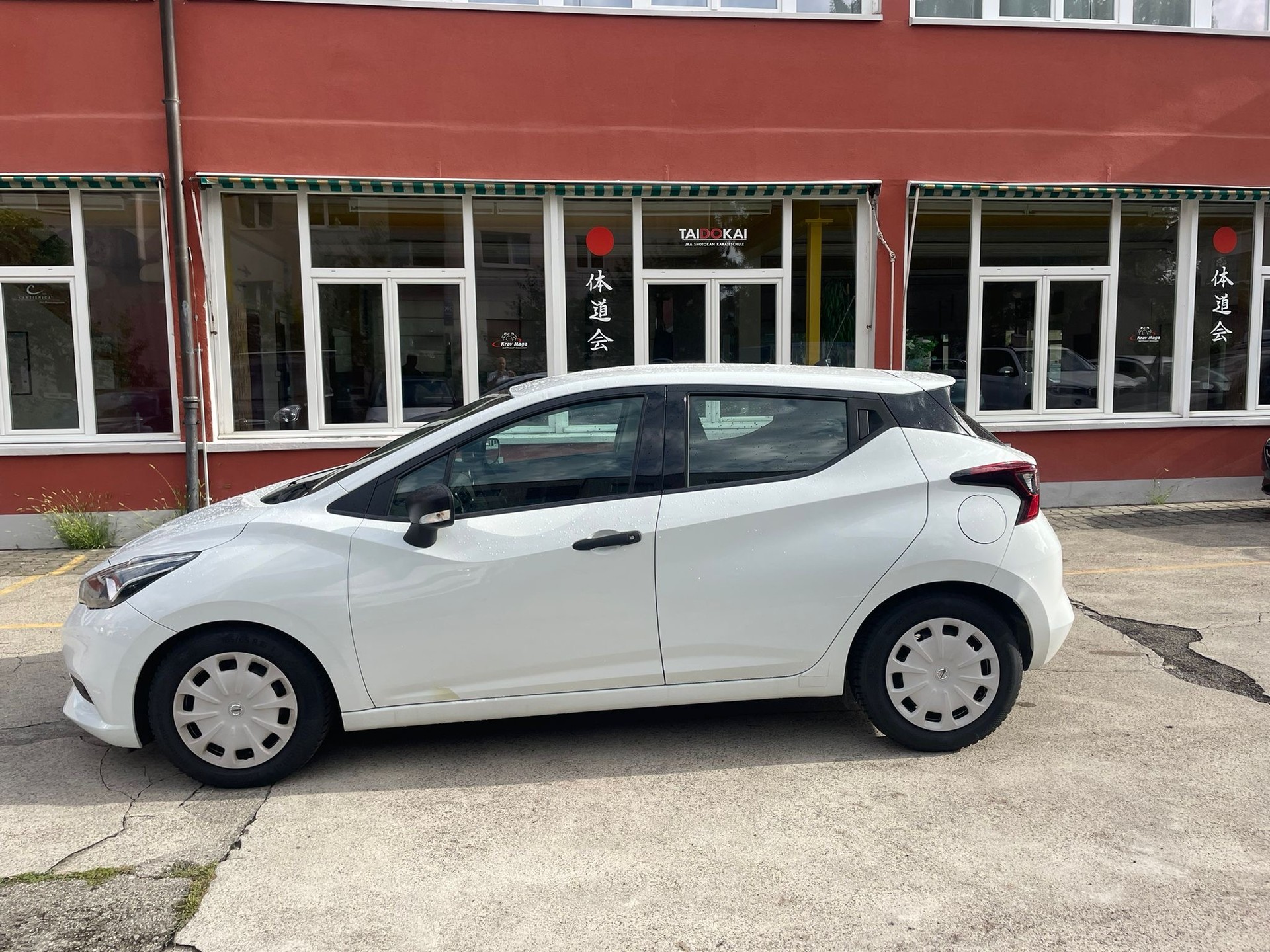 NISSAN Micra 1.0 acenta-image-1