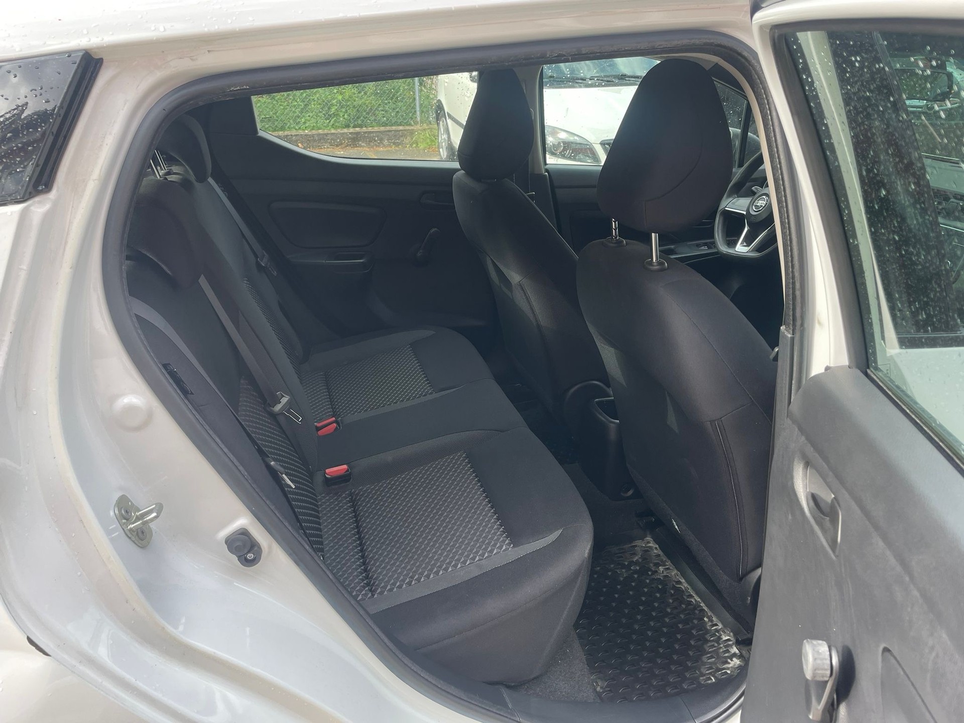 NISSAN Micra 1.0 acenta-image-8