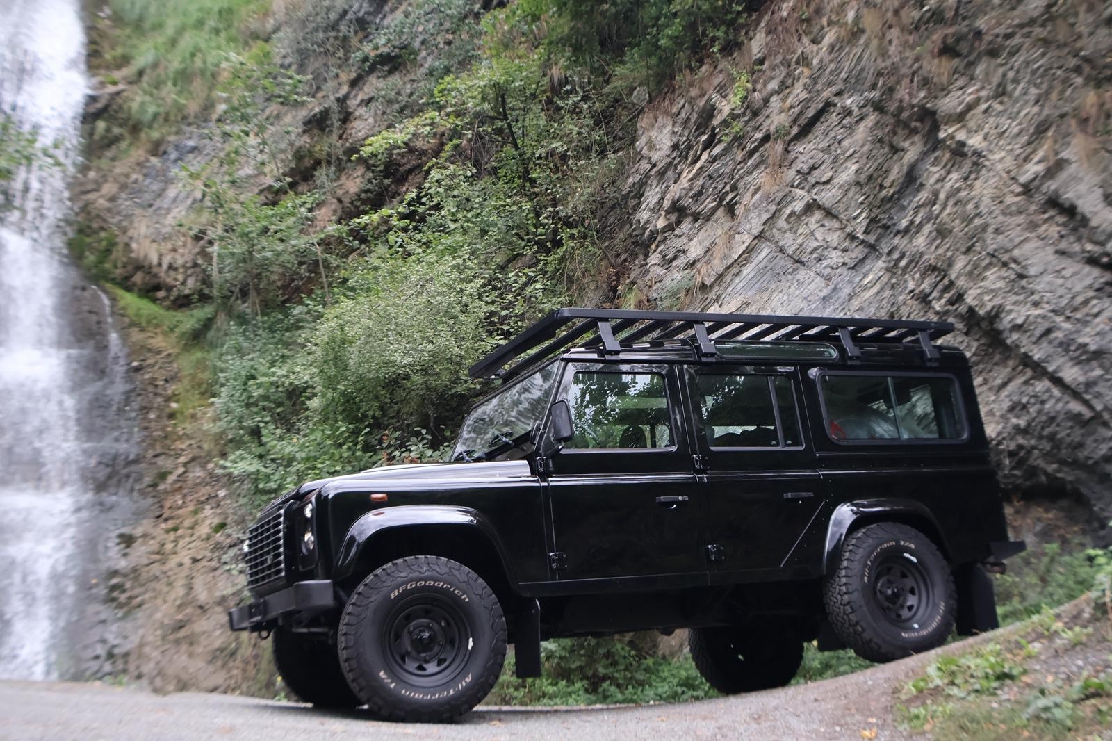 LAND ROVER Defender 110 SW 2.4Tdc-showroom-element-3