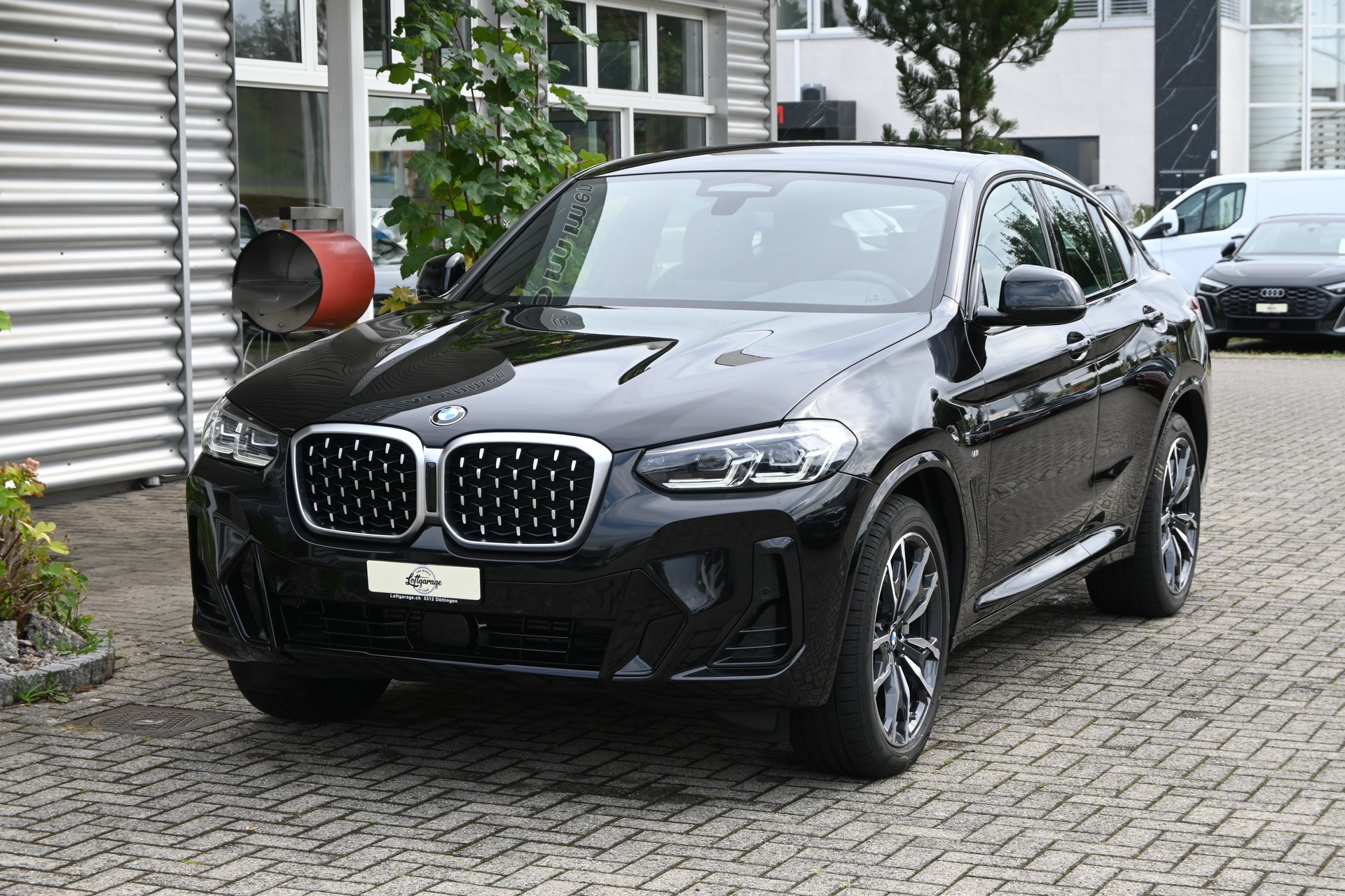 BMW X4 xDrive 48V 30d M Sport Steptronic + AHK 2000kg-showroom-element-1