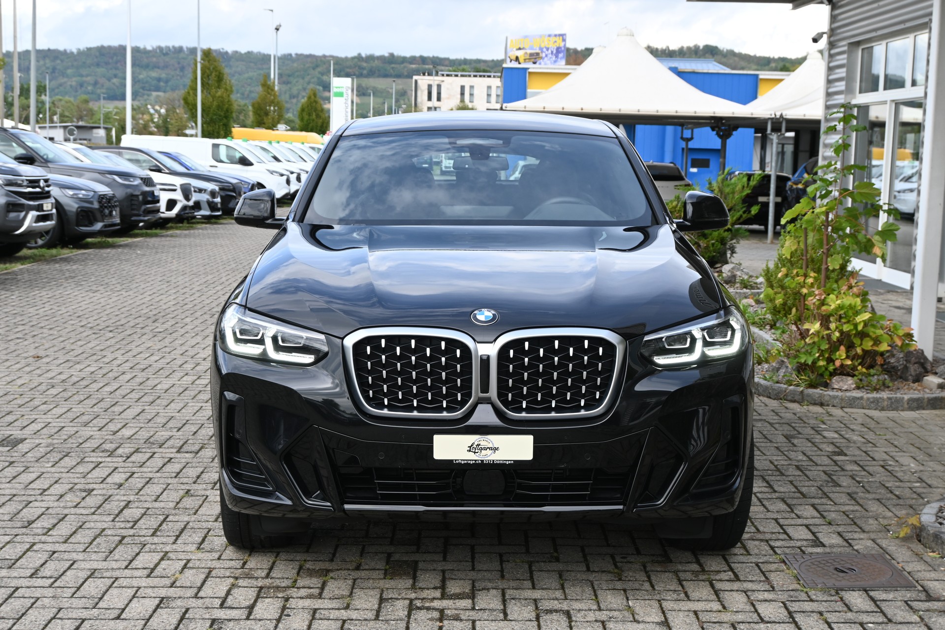 BMW X4 xDrive 48V 30d M Sport Steptronic + AHK 2000kg-showroom-element-2
