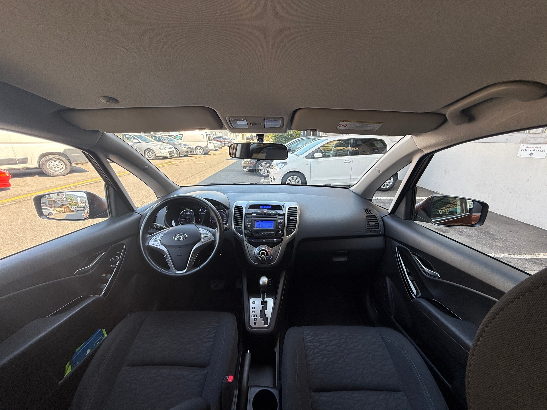 HYUNDAI iX20 1.6 Style Automatic-image-9