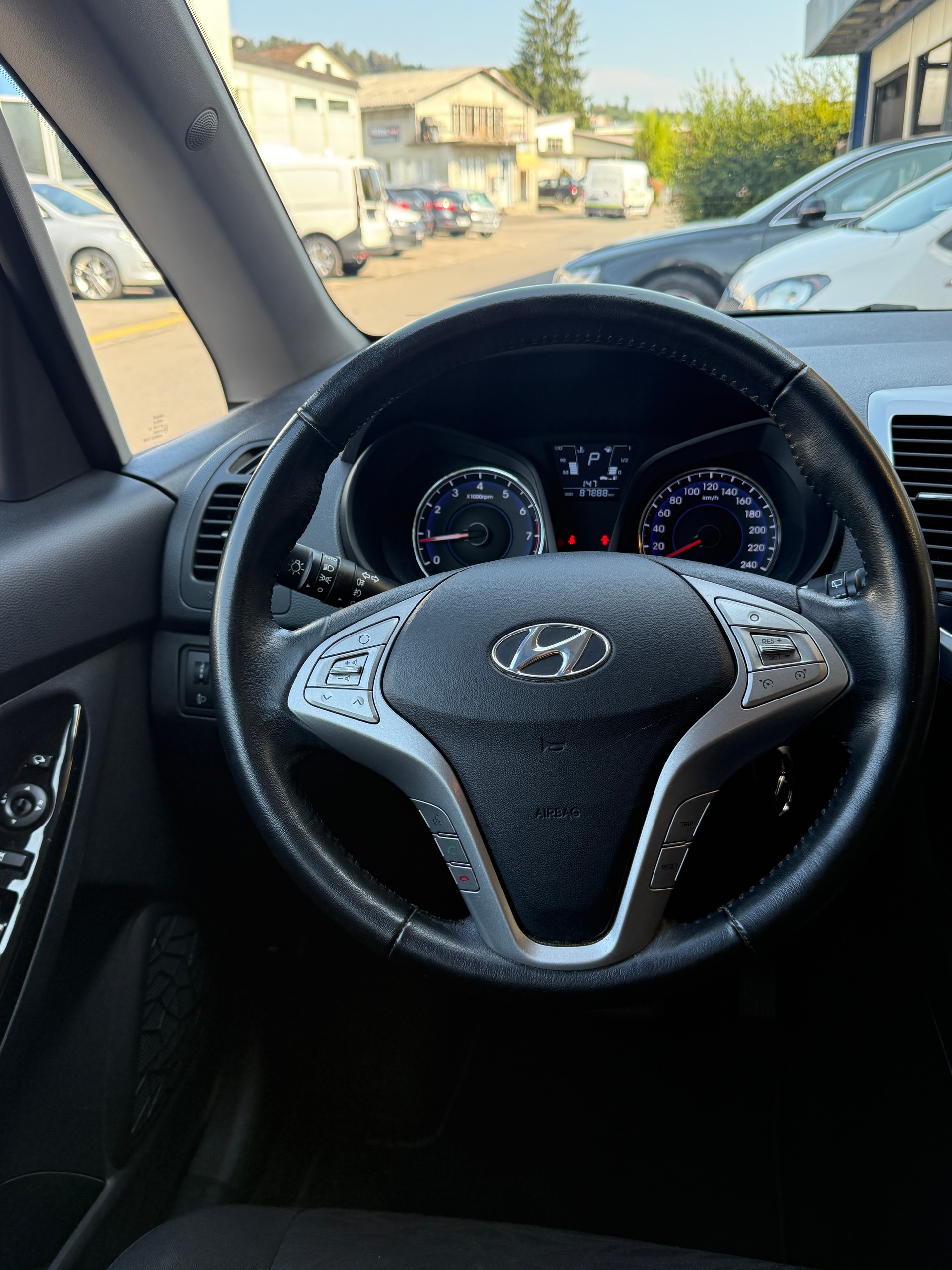 HYUNDAI iX20 1.6 Style Automatic-image-11