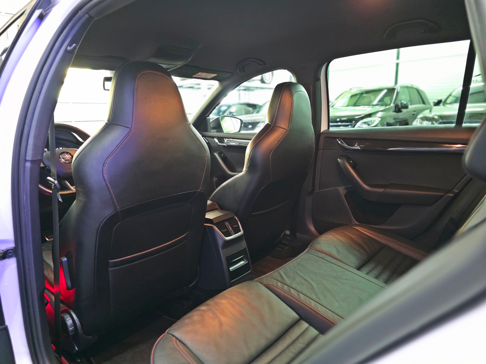 SKODA Octavia Combi 2.0 TSI RS DSG-image-12