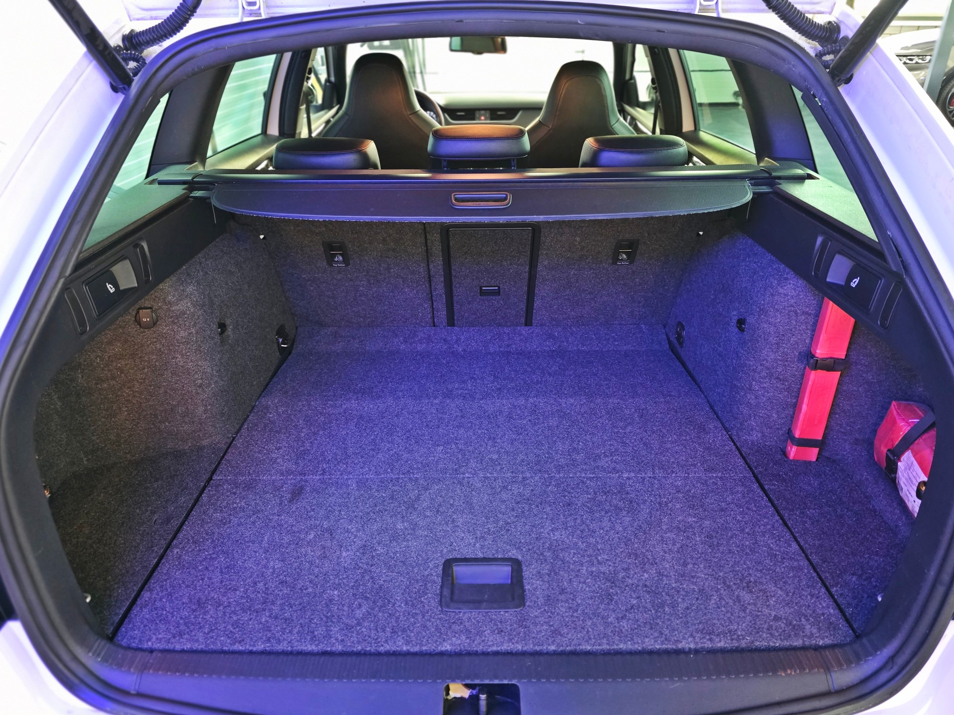SKODA Octavia Combi 2.0 TSI RS DSG-image-19
