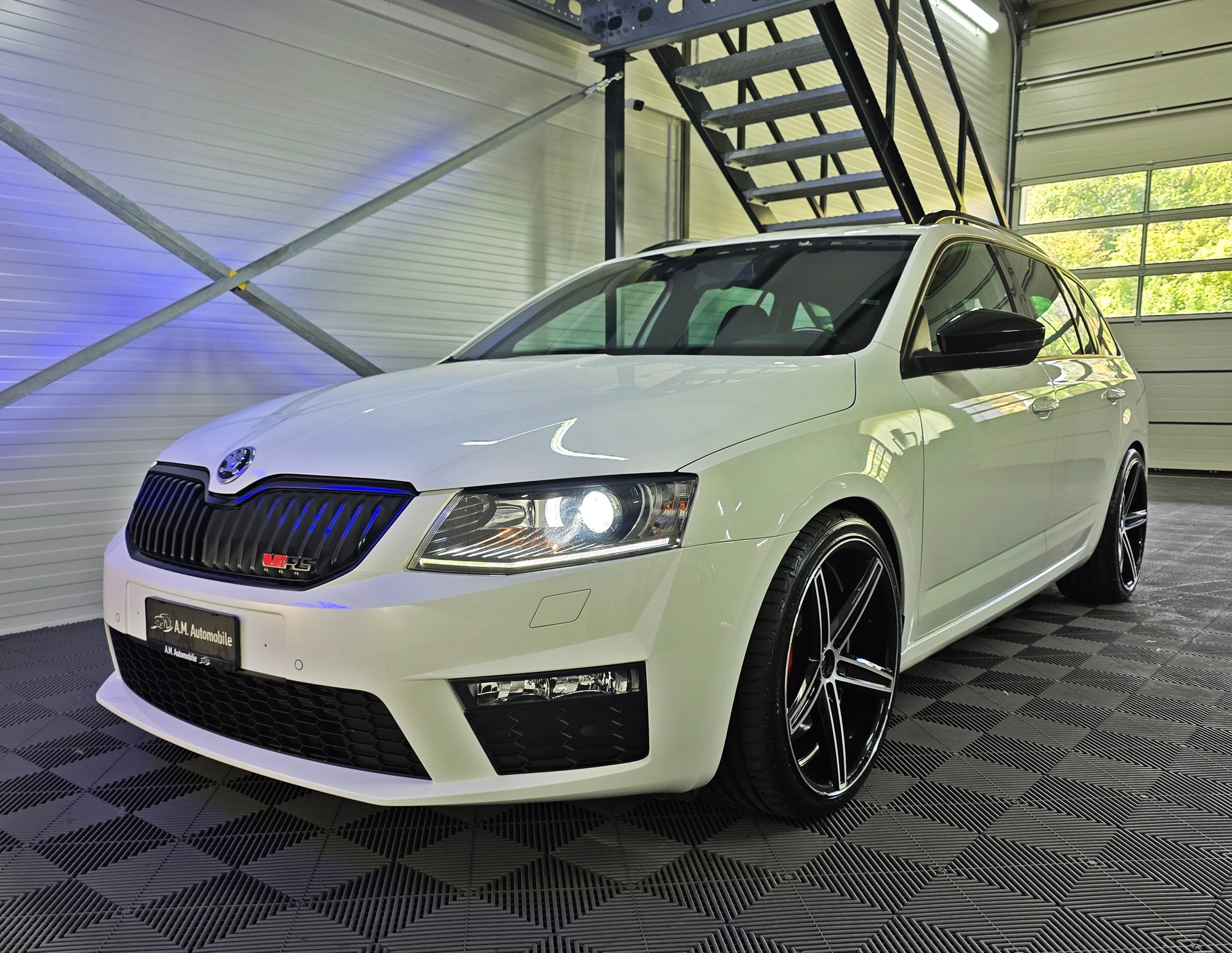 SKODA Octavia Combi 2.0 TSI RS DSG-image-9