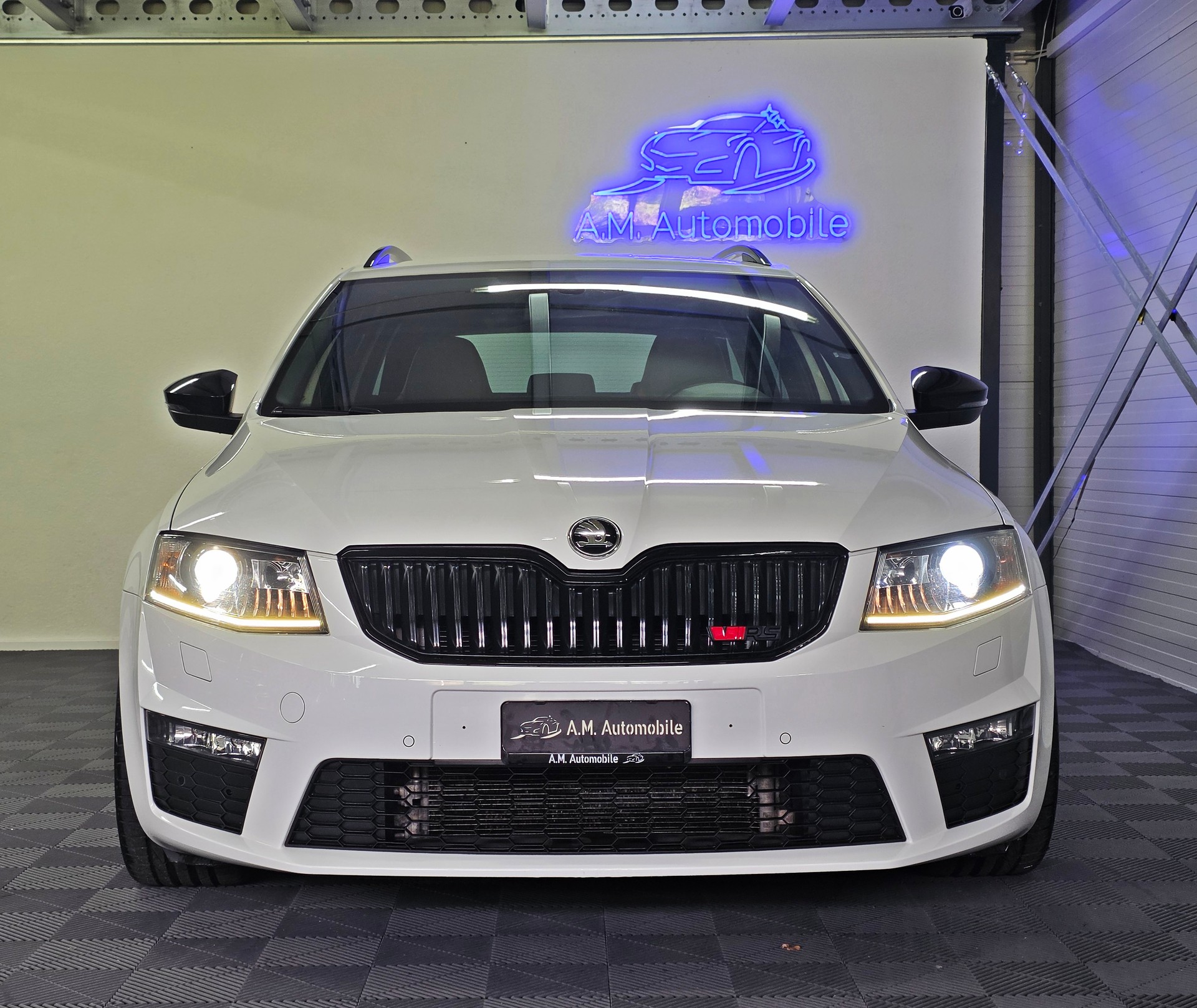 SKODA Octavia Combi 2.0 TSI RS DSG-image-1