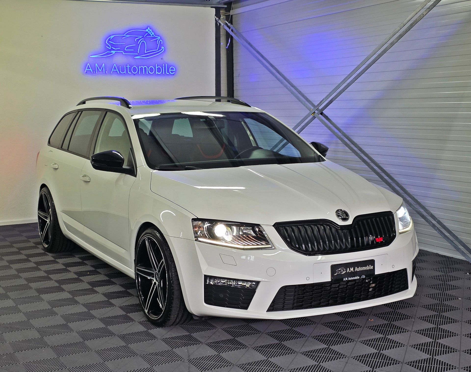 SKODA Octavia Combi 2.0 TSI RS DSG-image-0