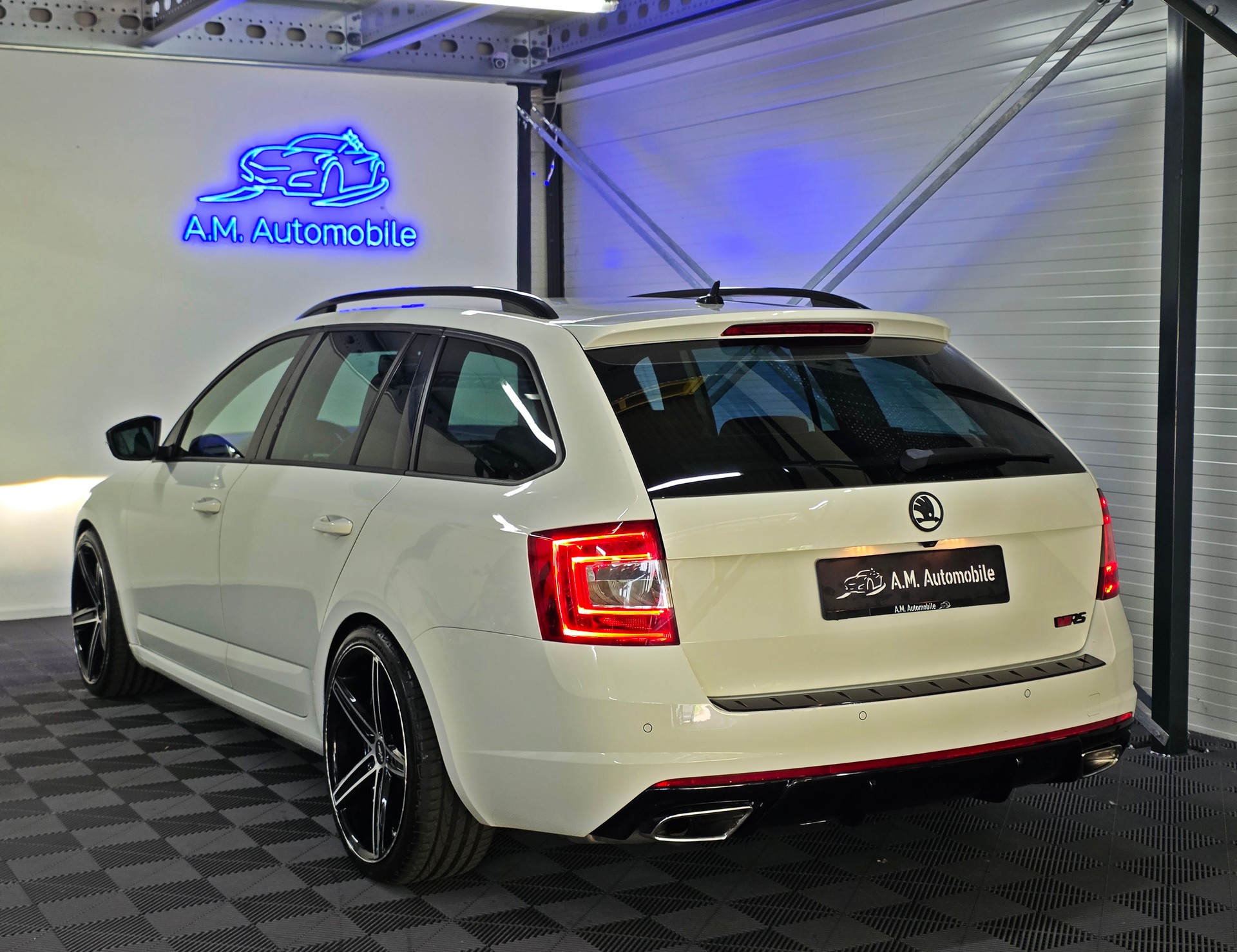 SKODA Octavia Combi 2.0 TSI RS DSG-image-5