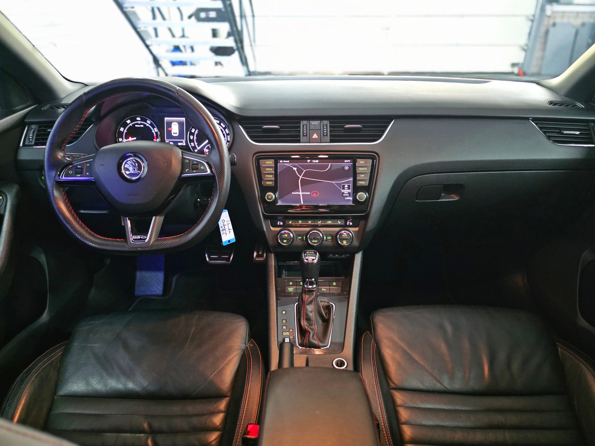 SKODA Octavia Combi 2.0 TSI RS DSG-image-13