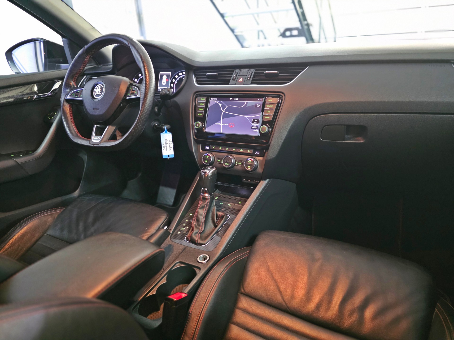 SKODA Octavia Combi 2.0 TSI RS DSG-image-16