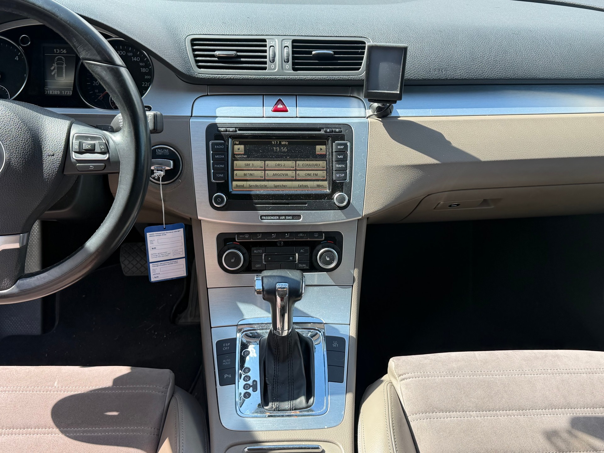 VW Passat Variant 2.0 TDI Premium 4Motion DSG-image-13