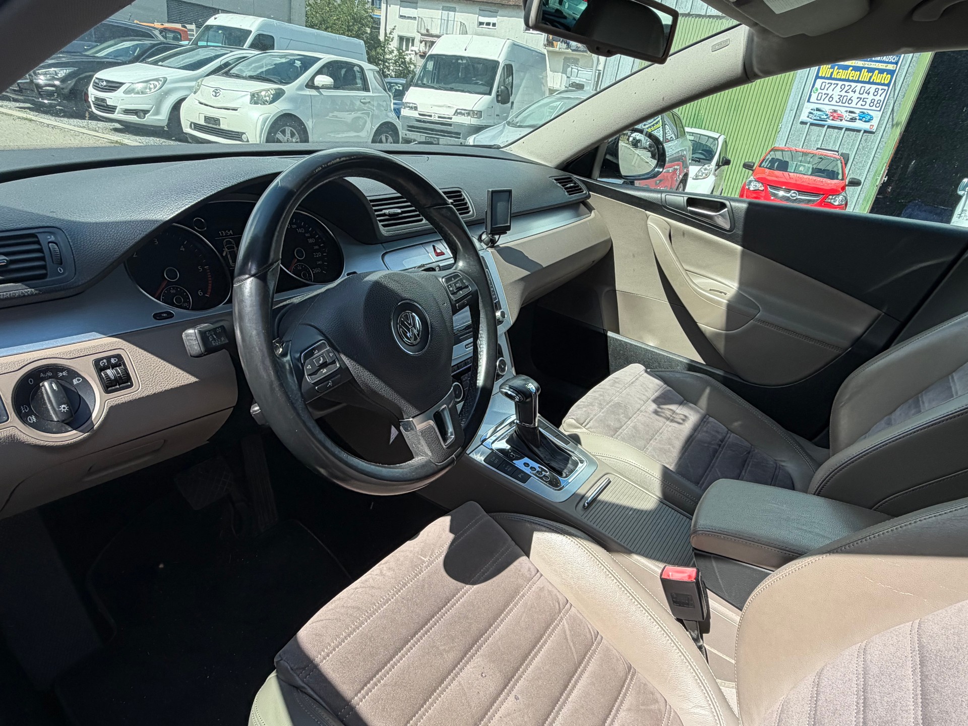 VW Passat Variant 2.0 TDI Premium 4Motion DSG-image-10