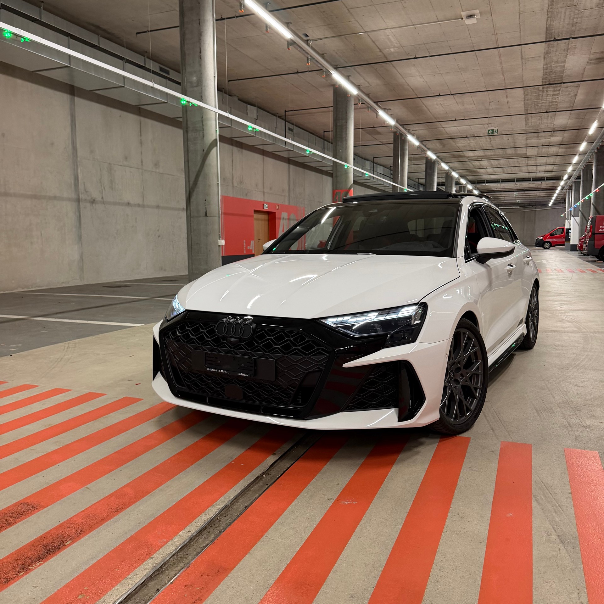 AUDI RS3 Sportback 2.5 TSI quattro S-tronic-image-0