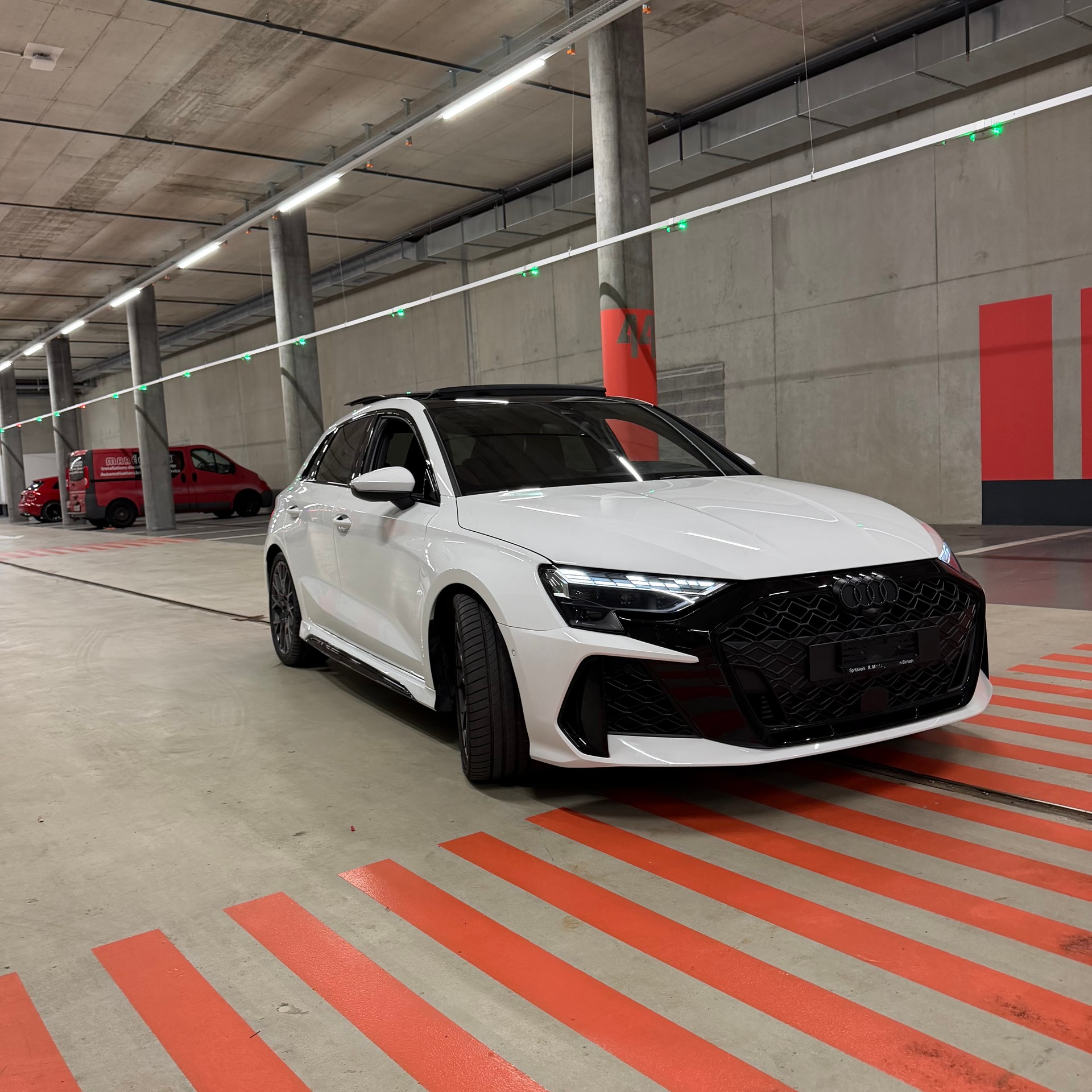 AUDI RS3 Sportback 2.5 TSI quattro S-tronic-image-1